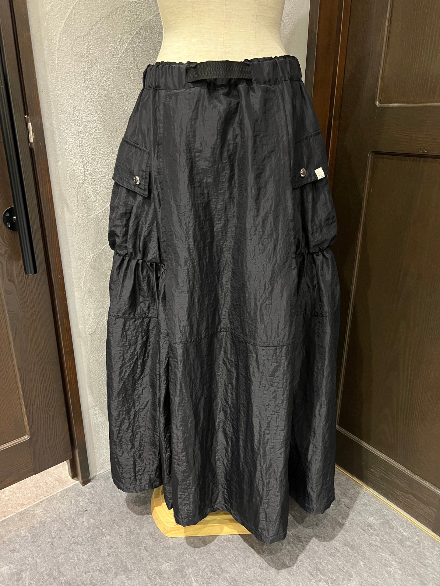 【USU GALLERY】USU GALLERYナイロンフレアスカート