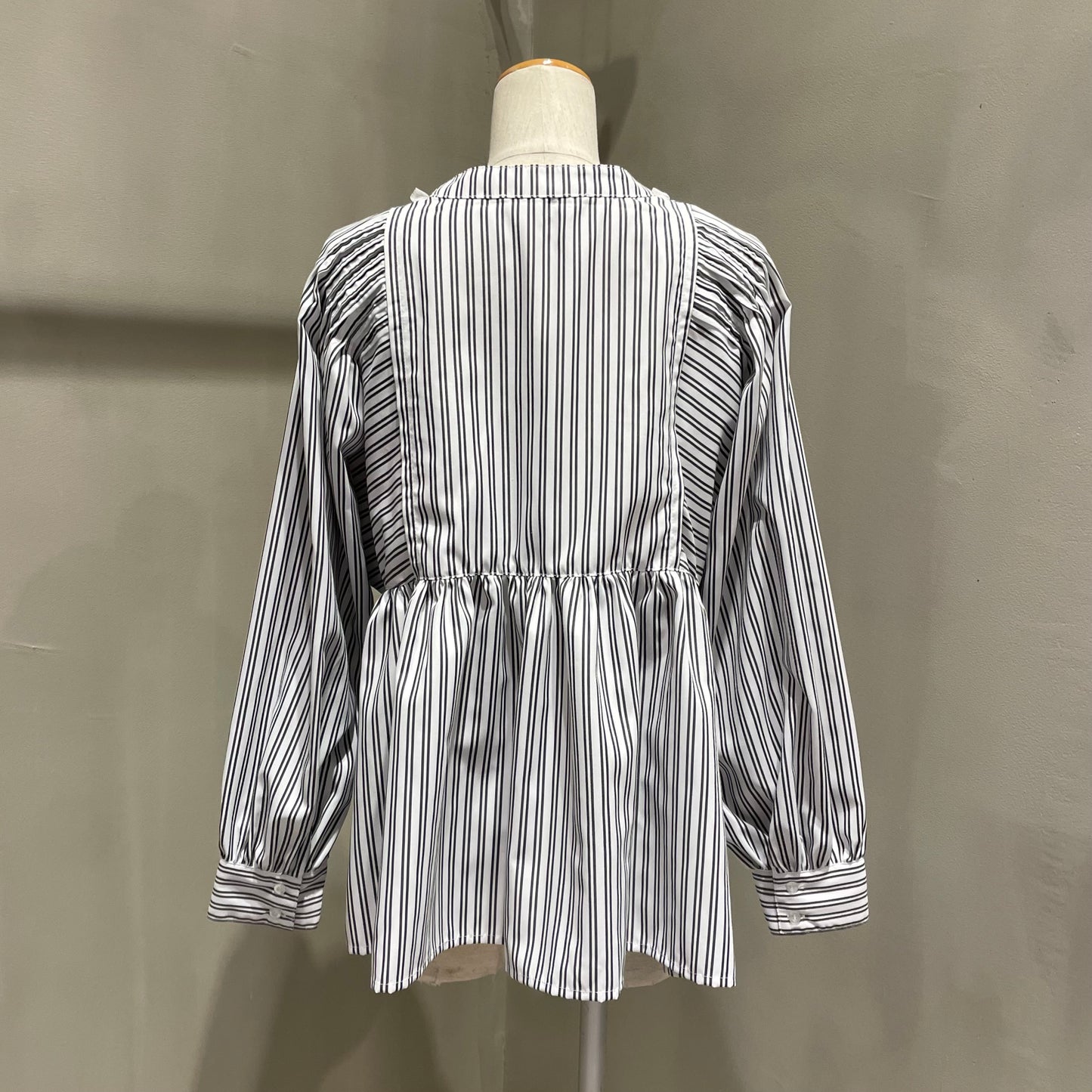 【TORRAZZO DONNA】メッシュフリルブラウス