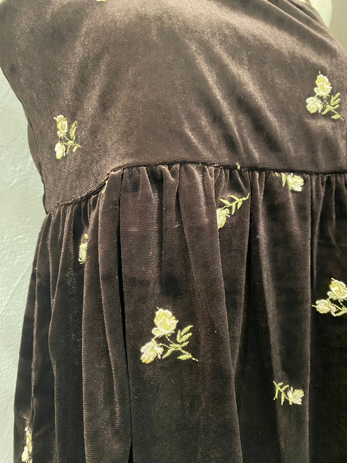 【botanical】小花柄刺繡ベロアキャミソール