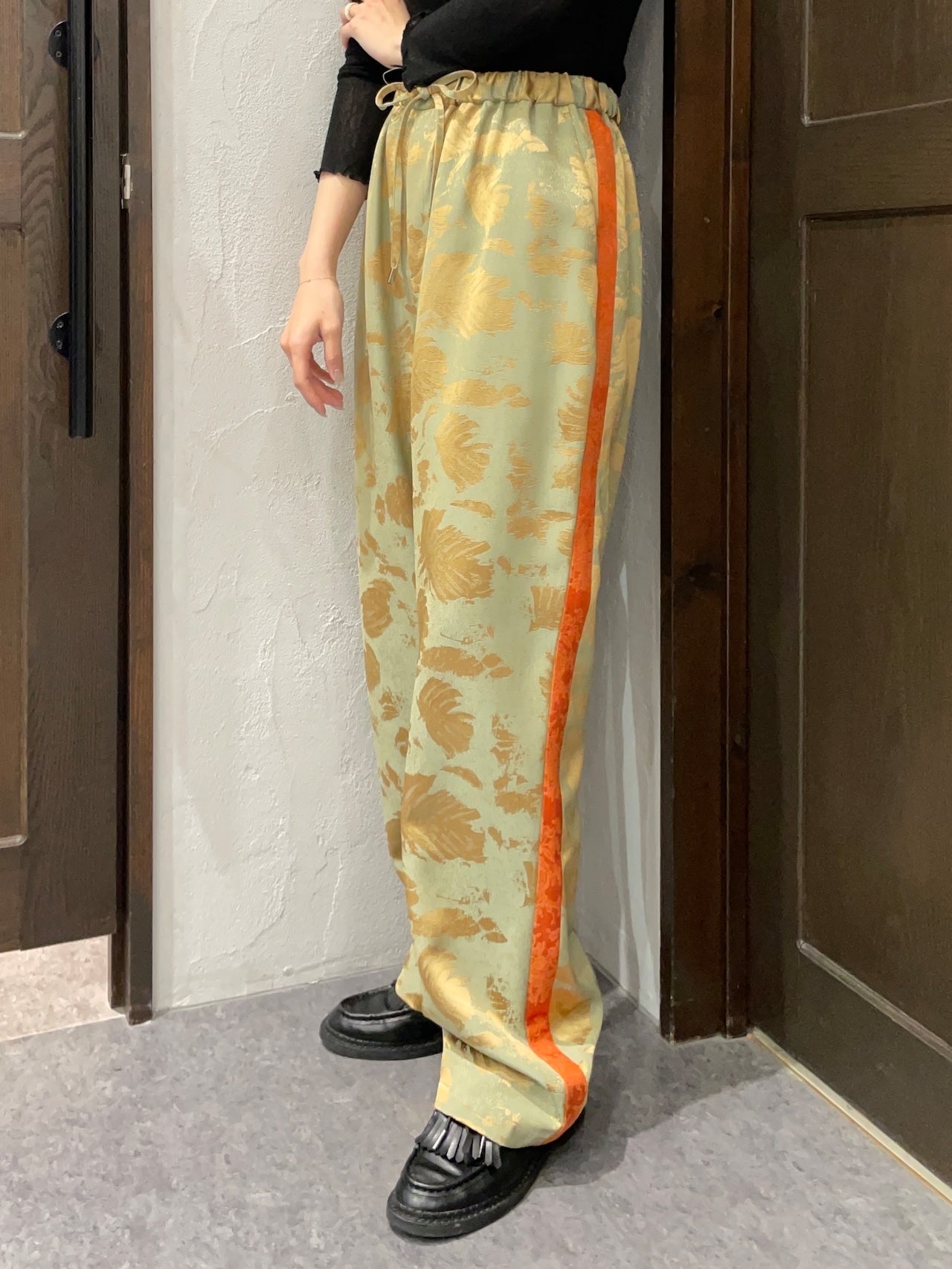 【THOMAS MAGPIE】サテンジャガードパンツ