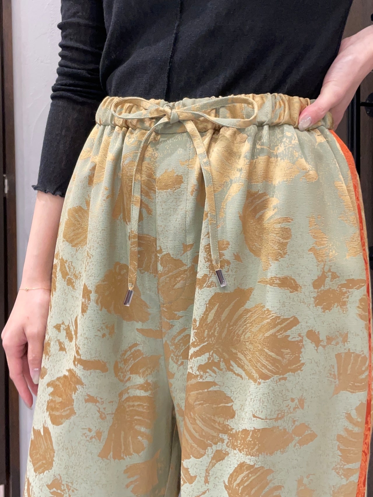 【THOMAS MAGPIE】サテンジャガードパンツ