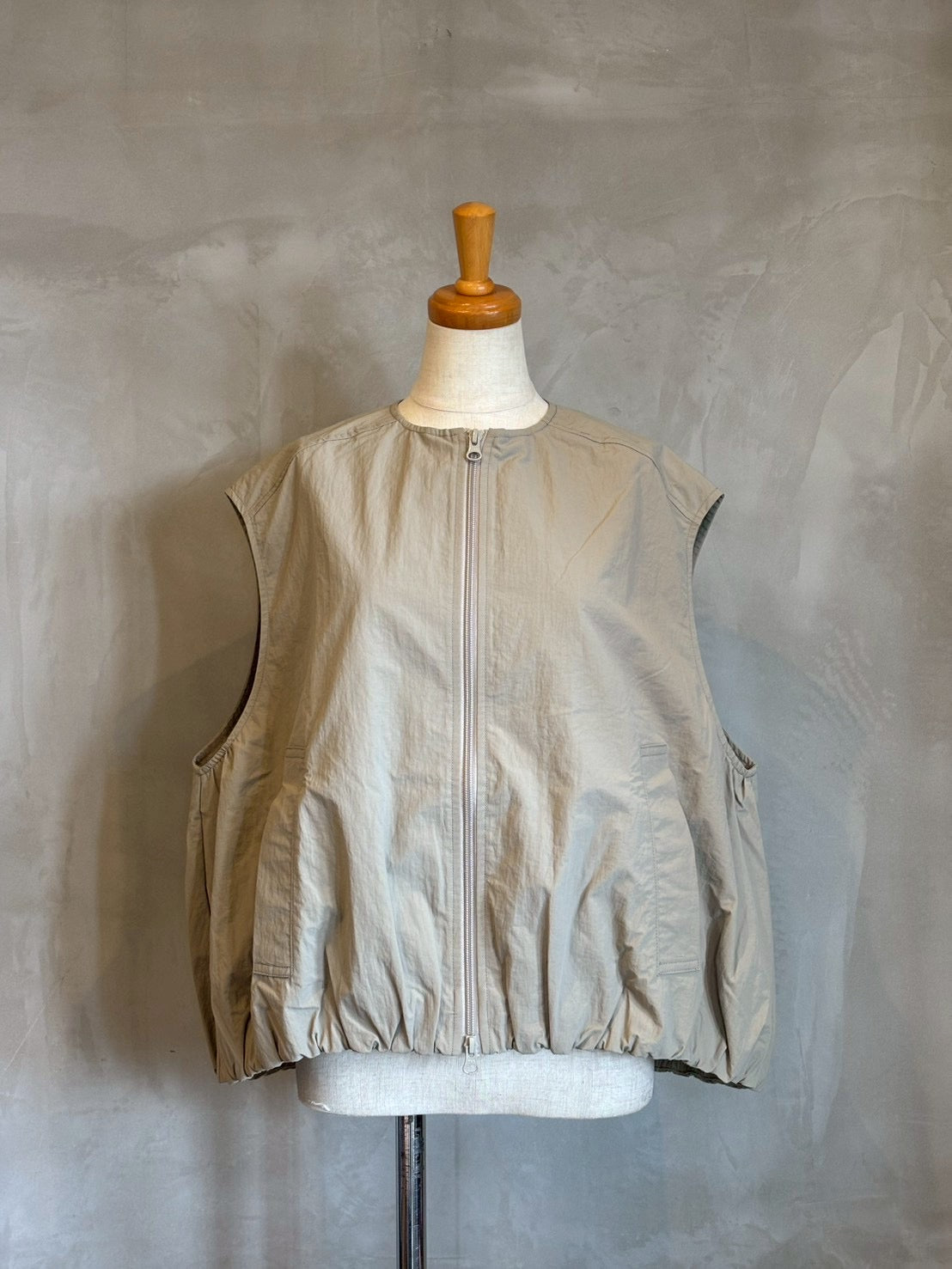 【maomade】 ヴィンテージウェザーバルーンシルエットZIP UPベスト