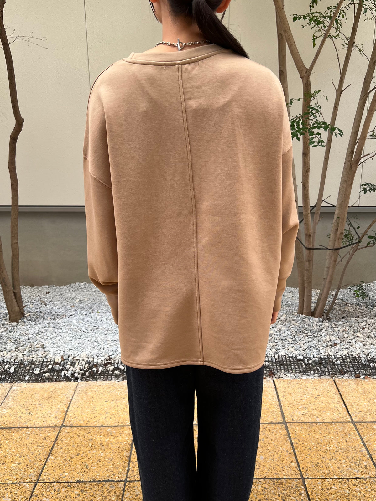 【botanical】ソフトダンボールロゴ刺繍スリットプルオーバー