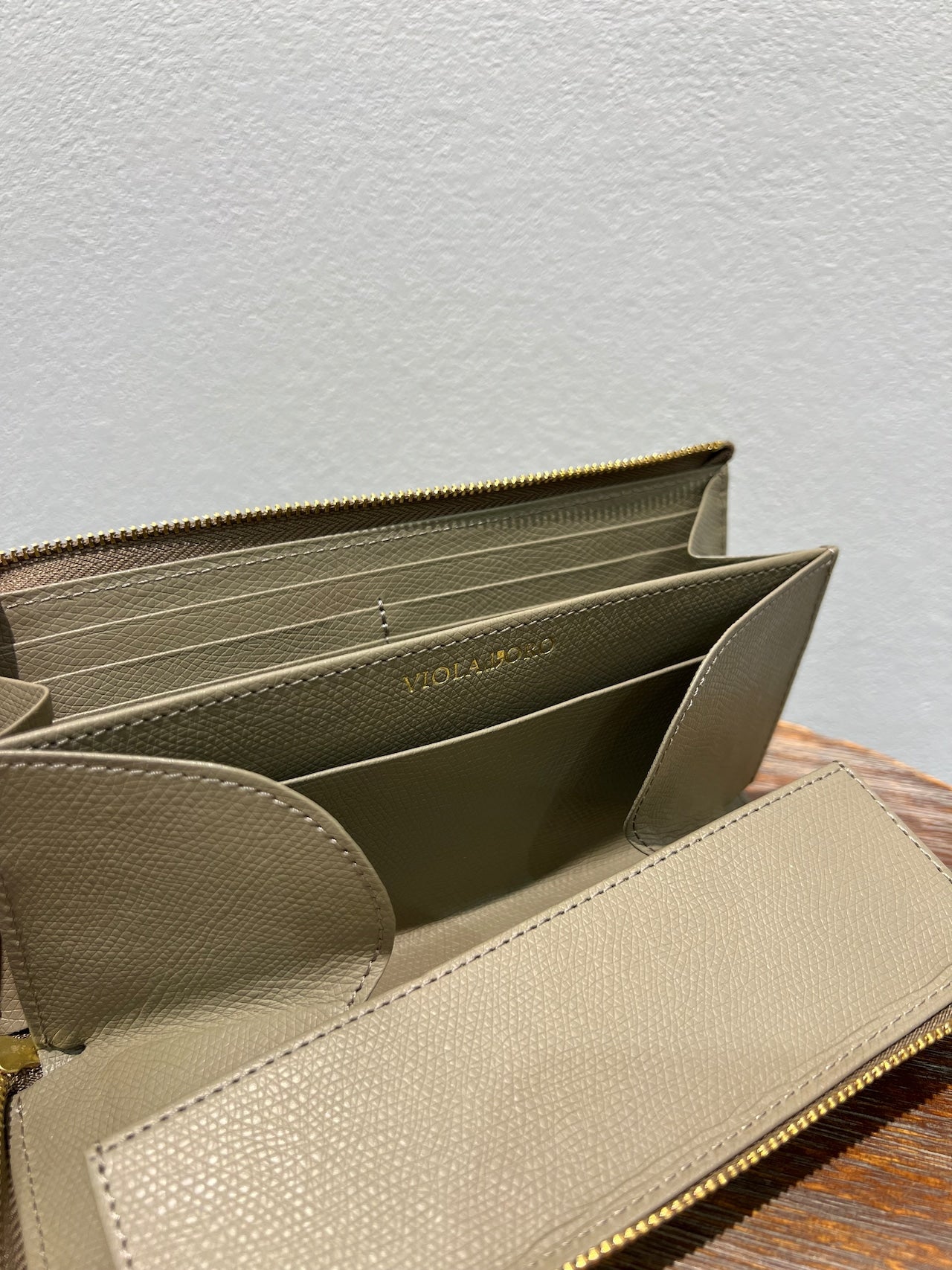 VIOLAd'ORO/L字ジップ長財布