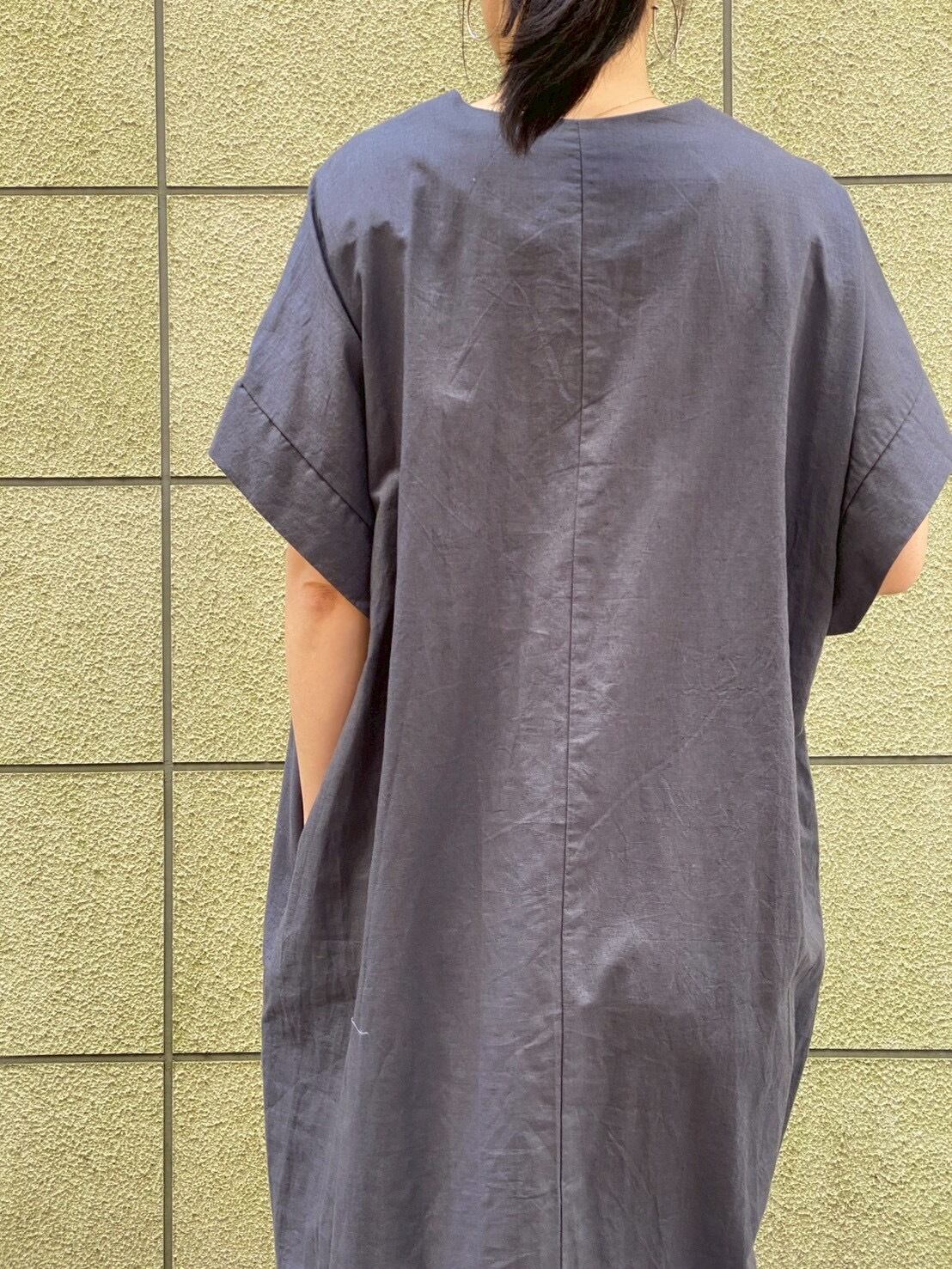 【CLOCHE】Vネックロング丈サックワンピース