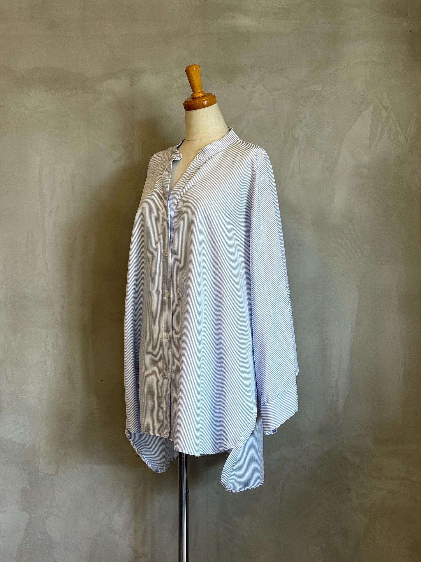 【ACUTA】ピンストライプブロードドルマンポンチョシャツ