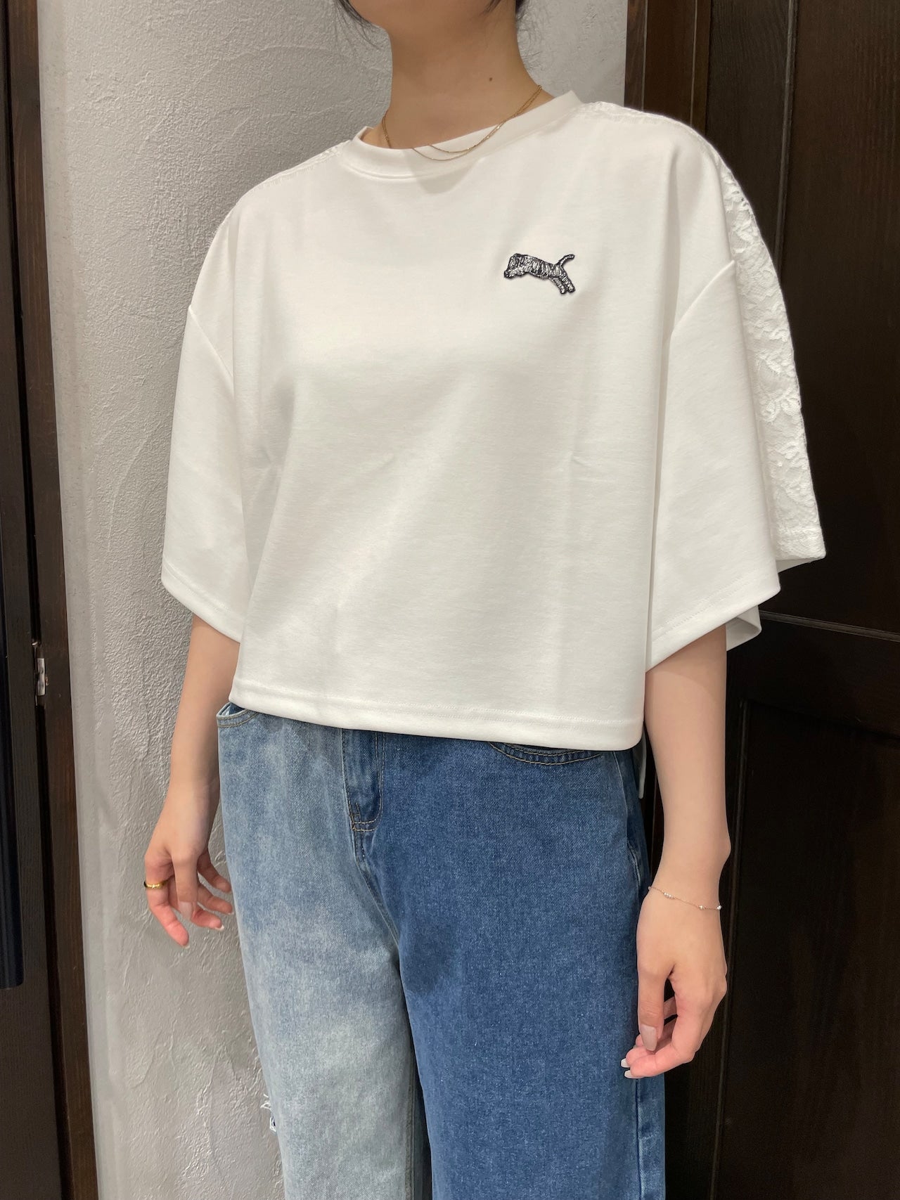 【TRANOI】トラ刺繍レースライントップス