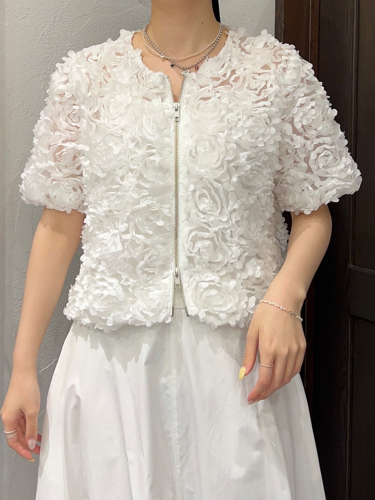 【TORRAZZO DONNA】フラワーチュール刺繍シアージャケット