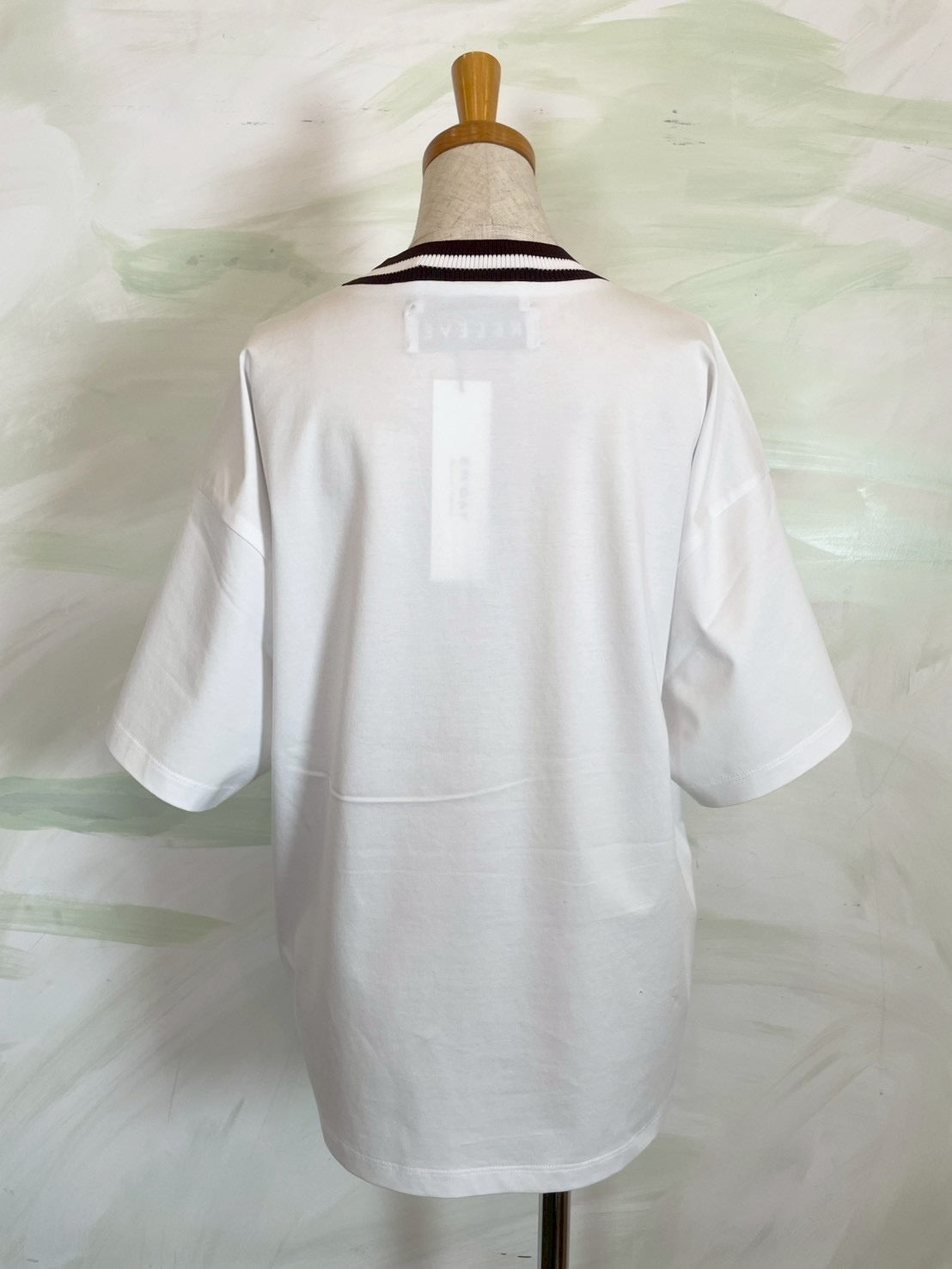 【カジュアルが新鮮になる、大人のTシャツ】EN'DAY/アートプリント×コード刺繍 Tシャツ