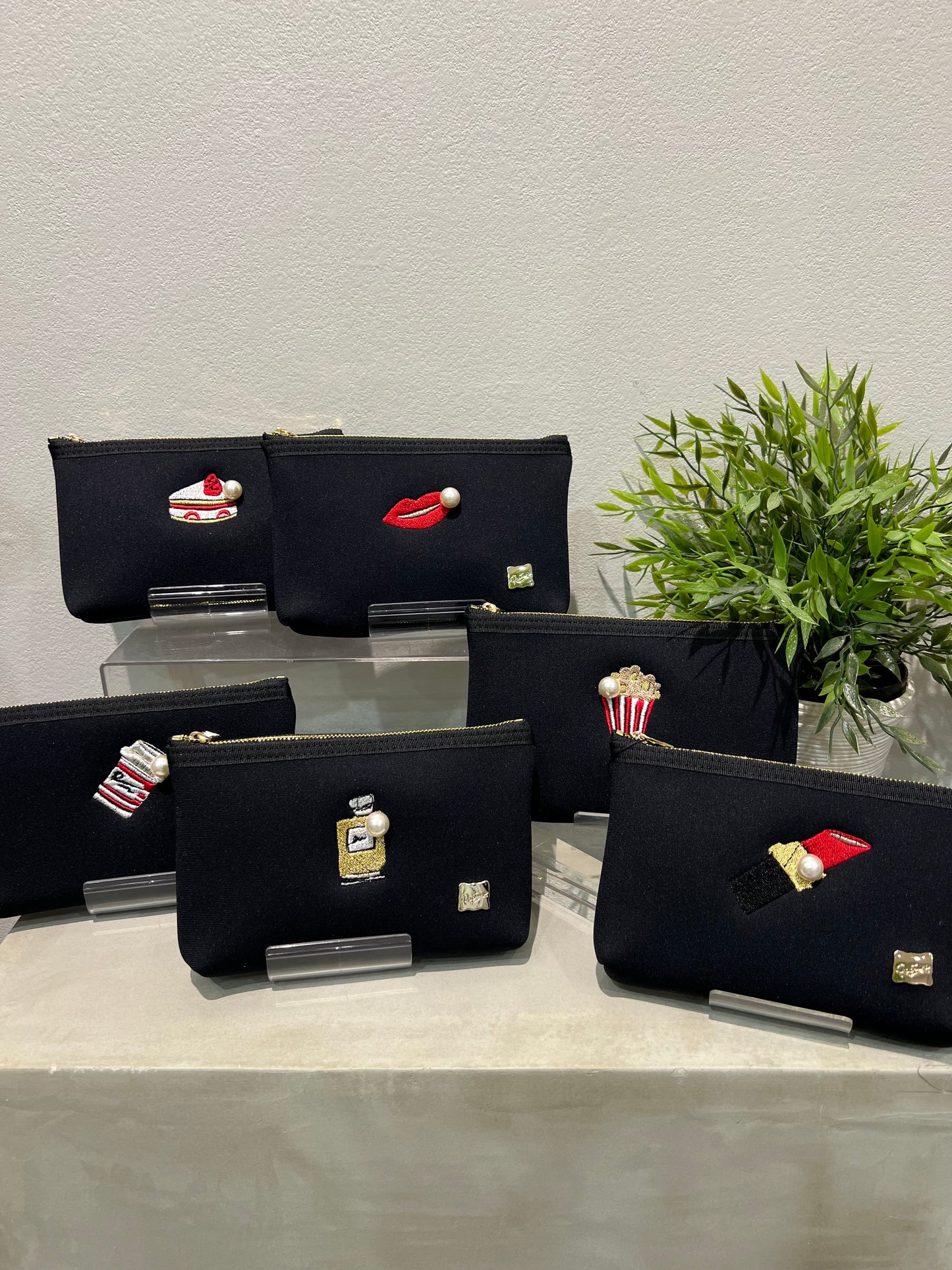 【Rapture】ネイプルズ モチーフ刺繍ポーチ -Sサイズ-