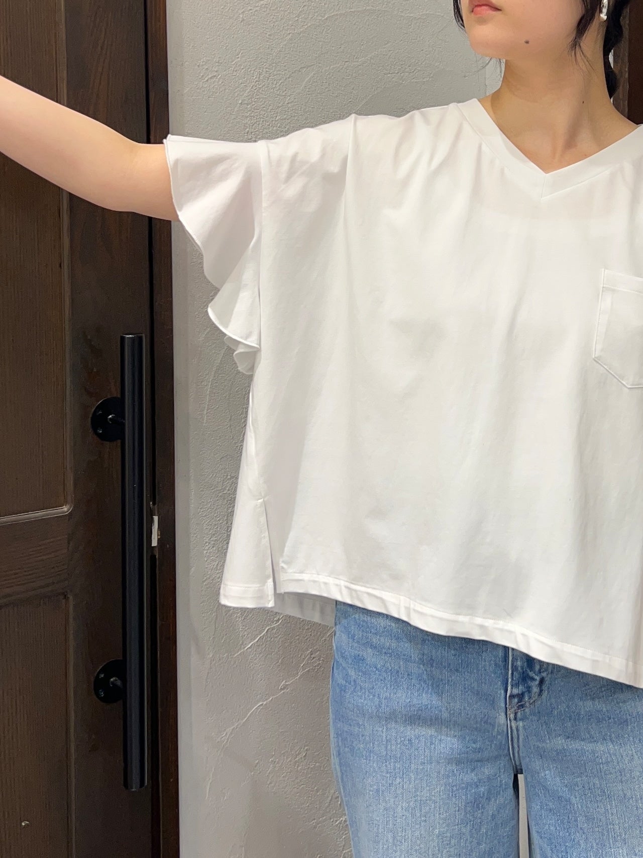 【ayane】VネックTシャツ
