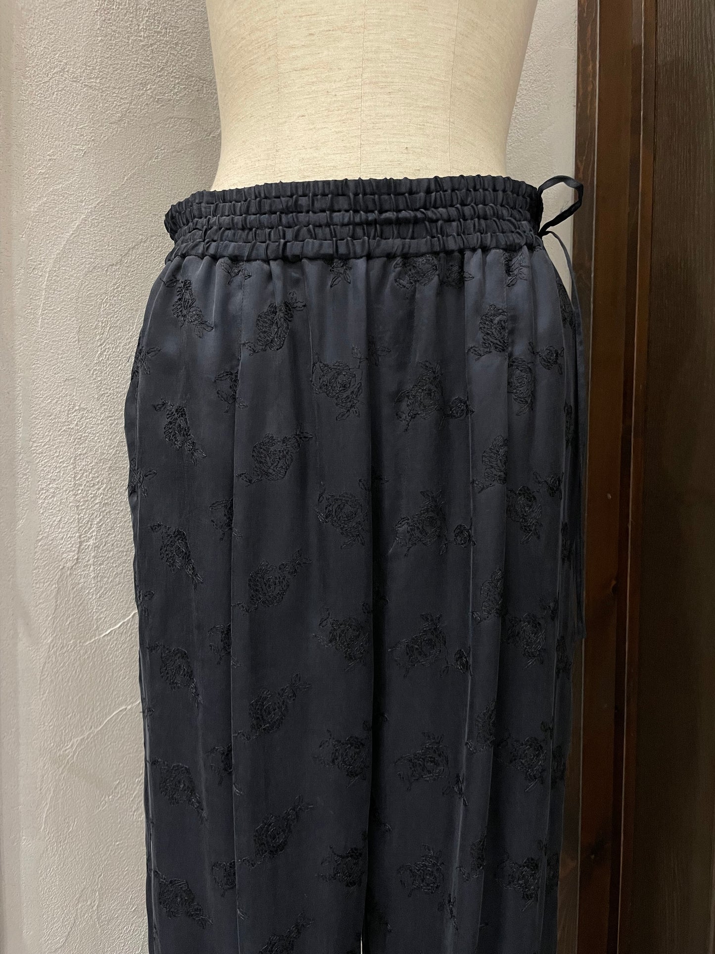 【TICCA】キュプラエンブロイダリーパンツ