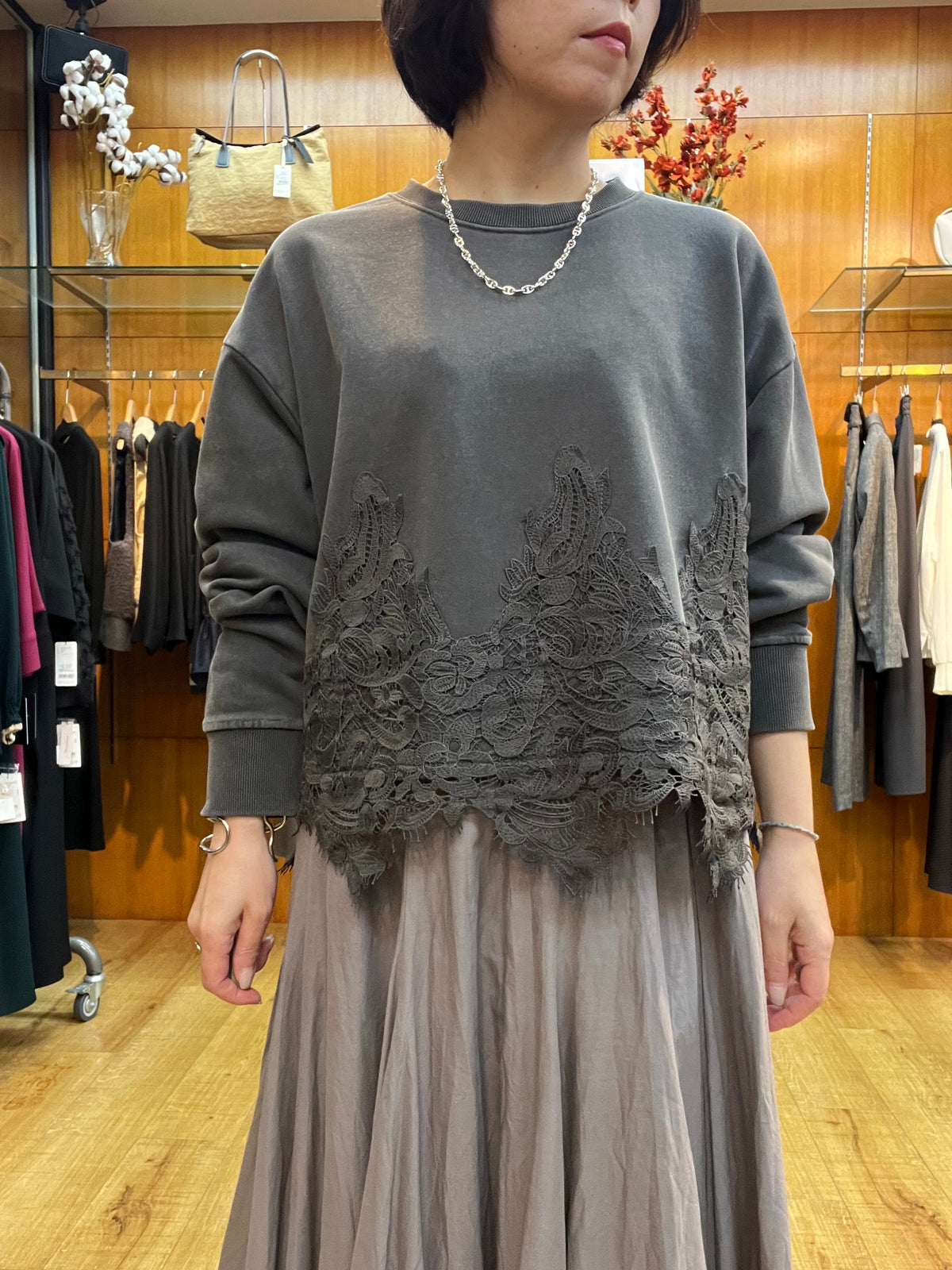 【Hunch】ピグメント裏毛 レースドッキングプルオーバー