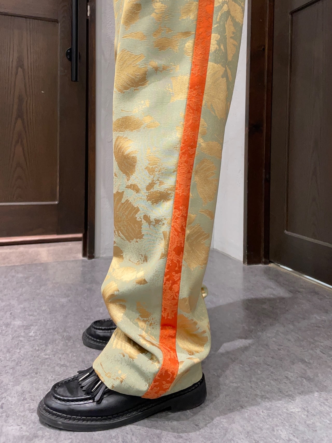 【THOMAS MAGPIE】サテンジャガードパンツ