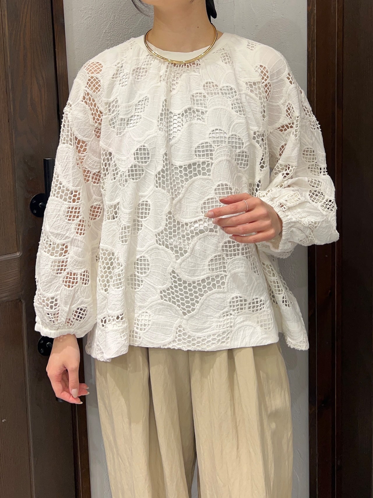 【TORRAZZO DONNA】カットワークレースブラウス