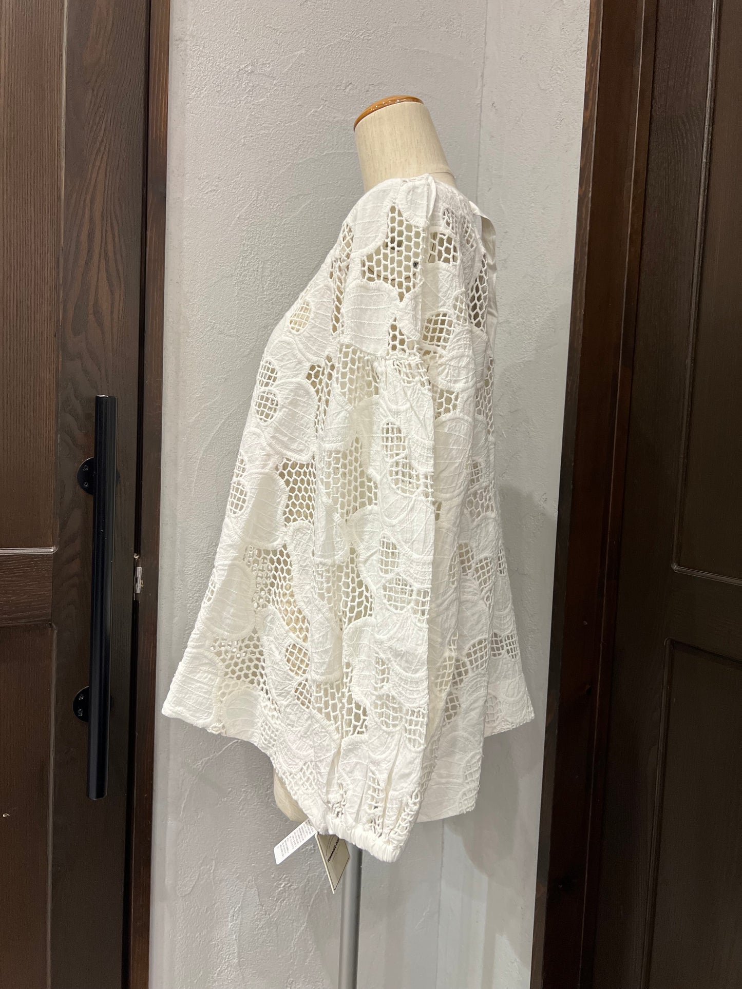 【TORRAZZO DONNA】カットワークレースブラウス