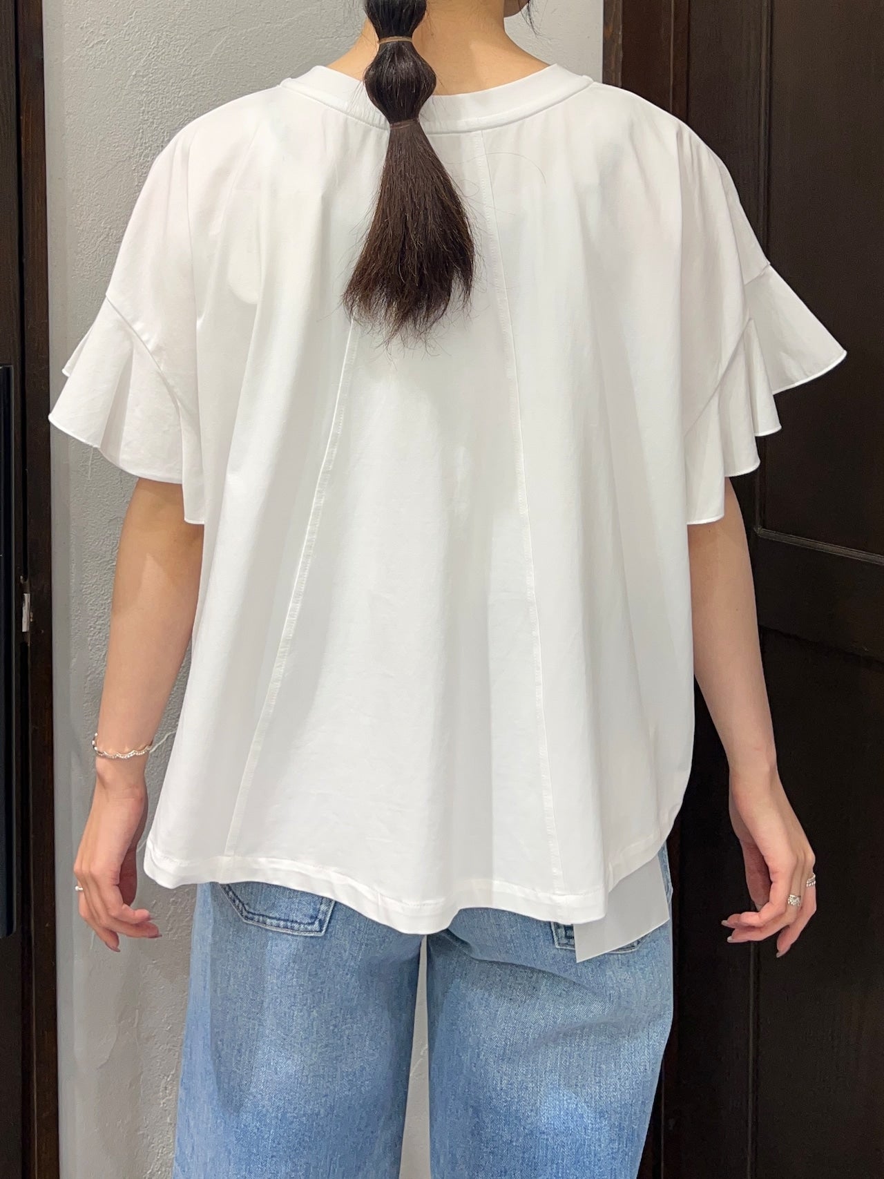 【ayane】VネックTシャツ