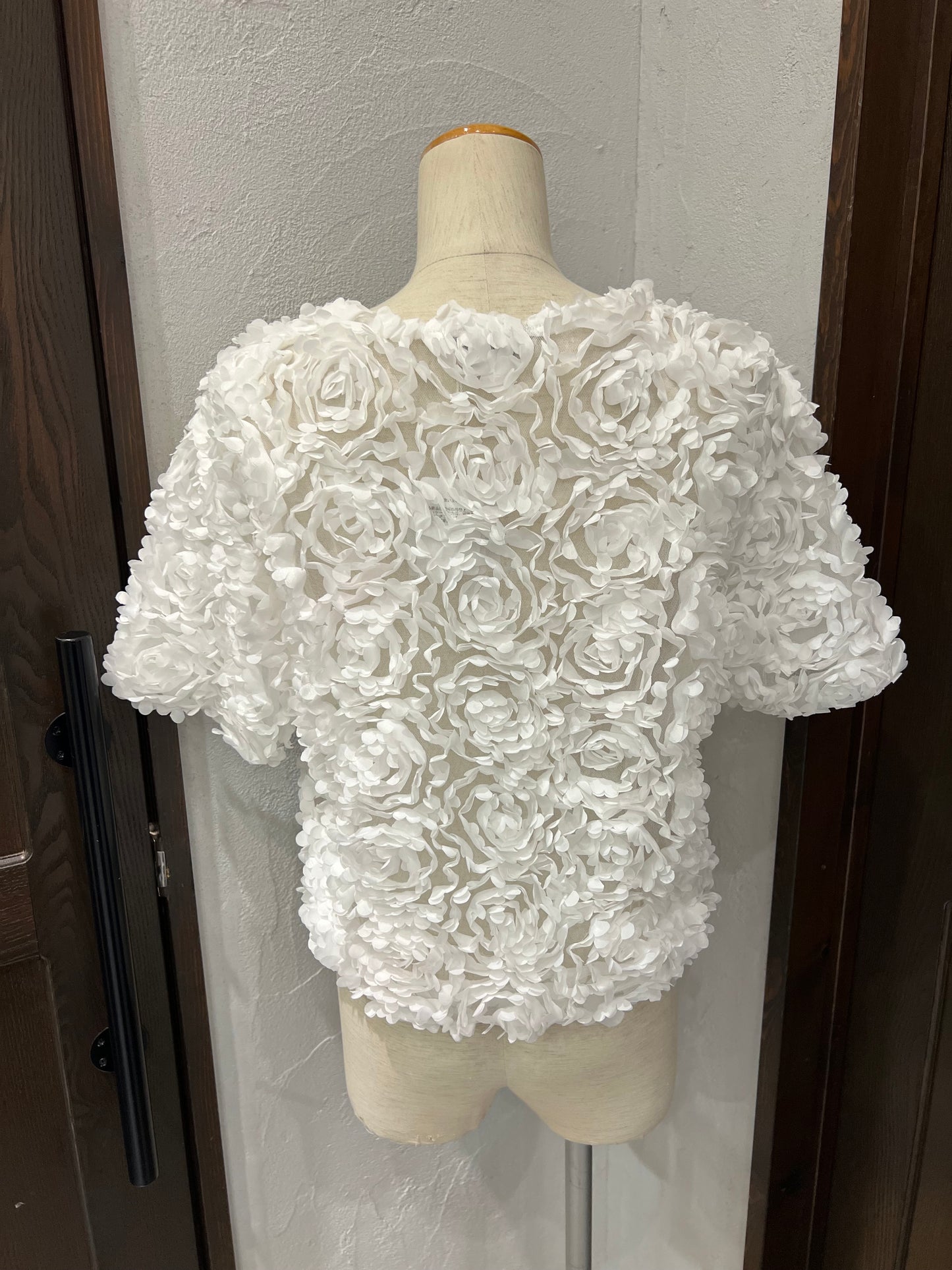 【TORRAZZO DONNA】フラワーチュール刺繍シアージャケット