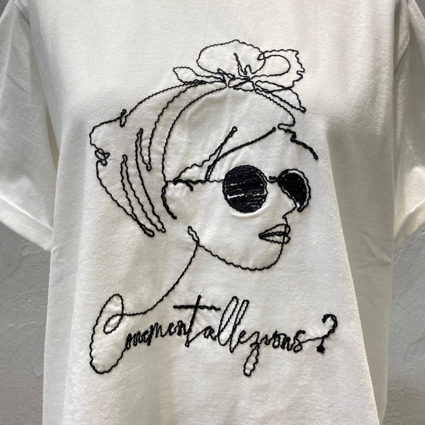 ROSIEE//コード刺繍デザインTシャツ