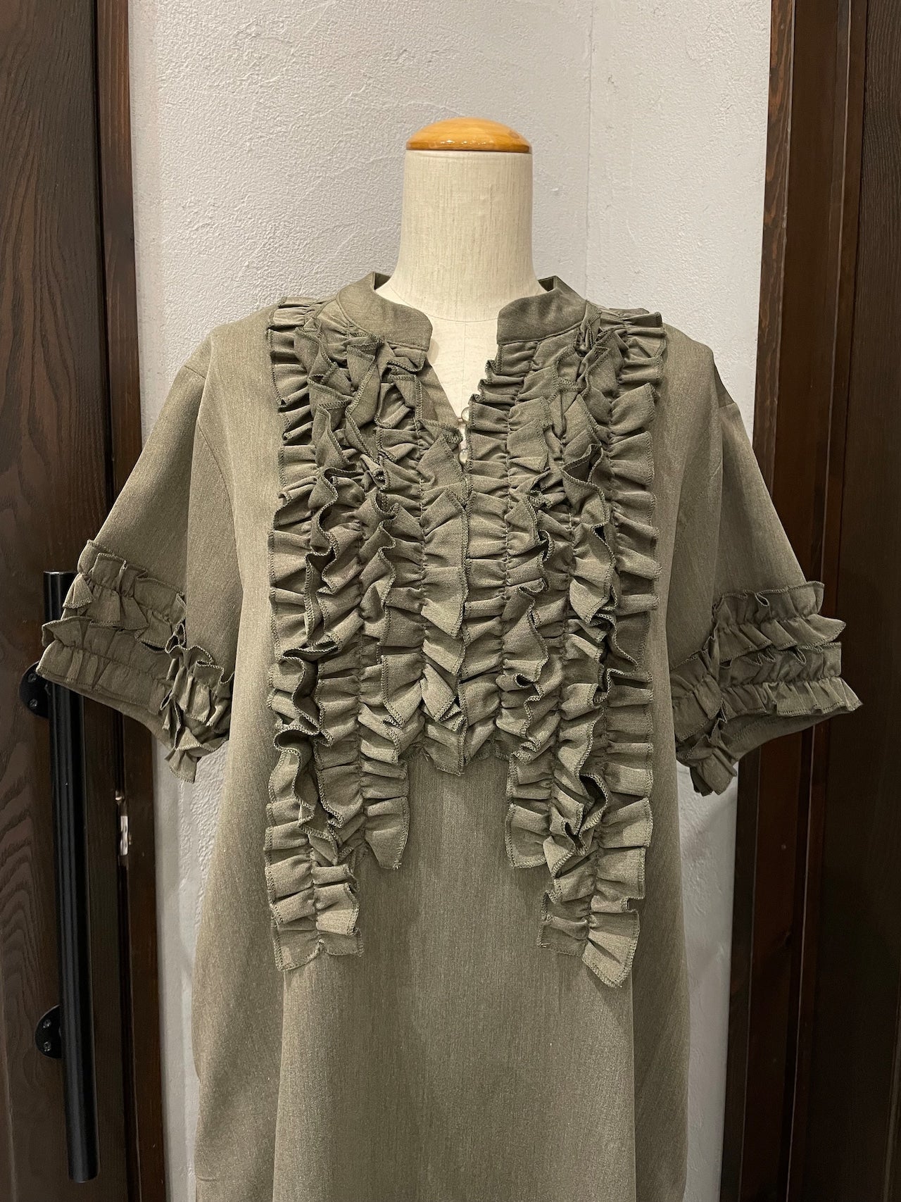 【botanical】前立てフリルキーネックワンピース