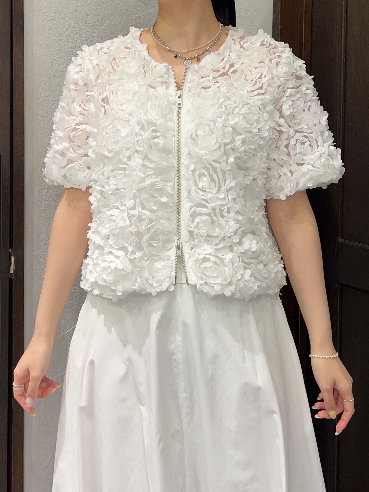 【TORRAZZO DONNA】フラワーチュール刺繍シアージャケット