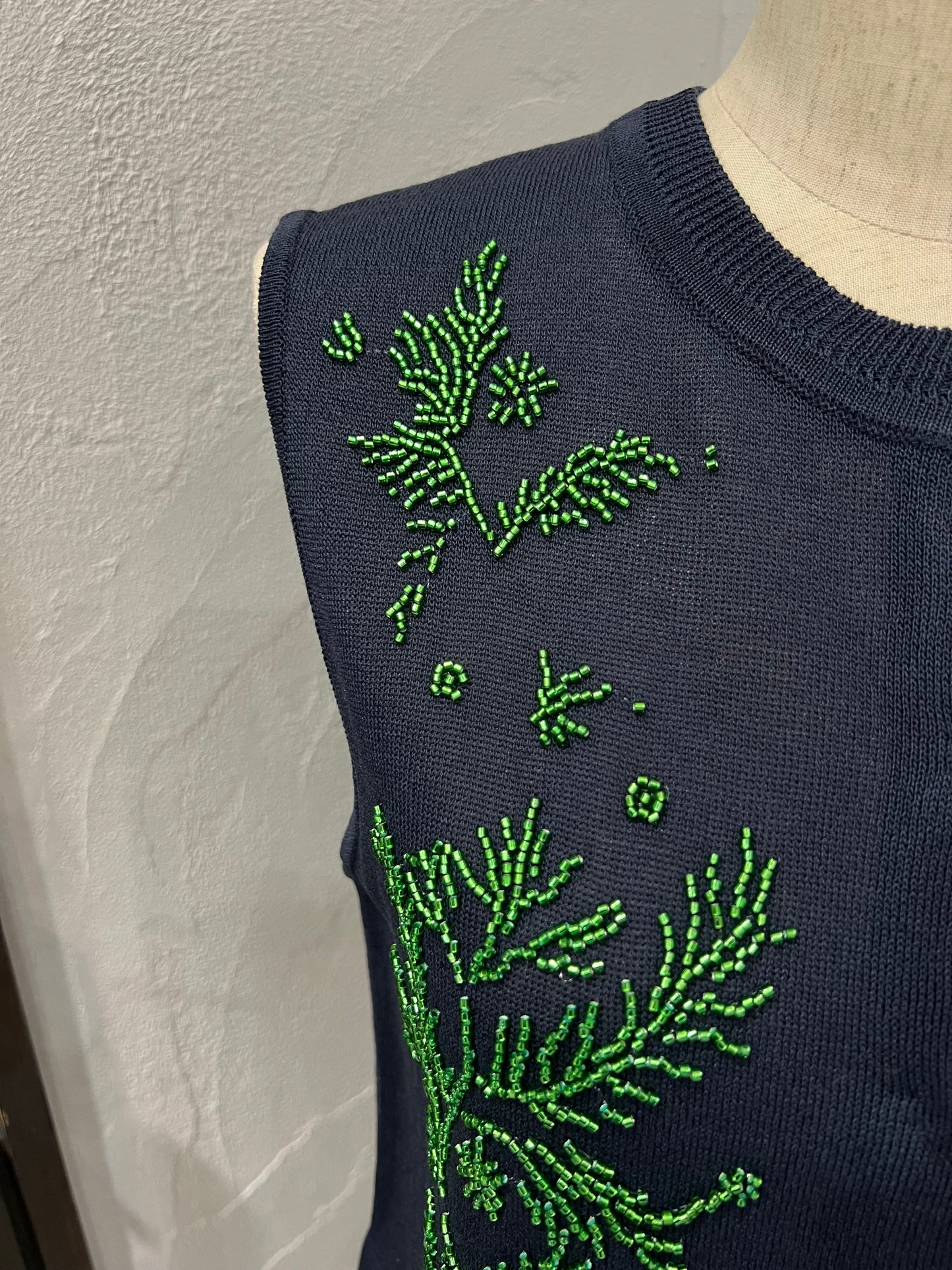 【TORRAZZO DONNA】ビーズ刺繡ニットベスト