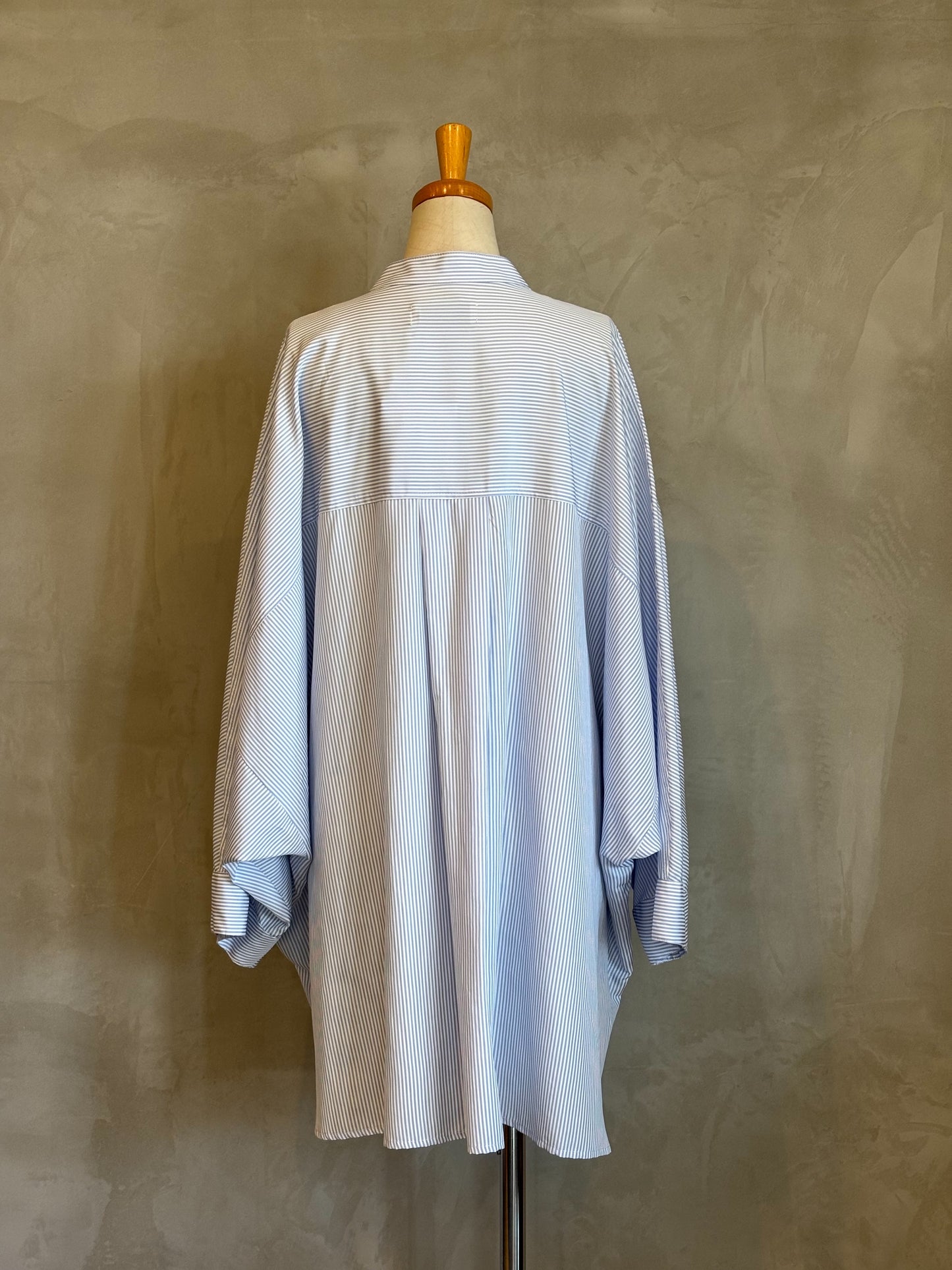 【ACUTA】ピンストライプブロードドルマンポンチョシャツ