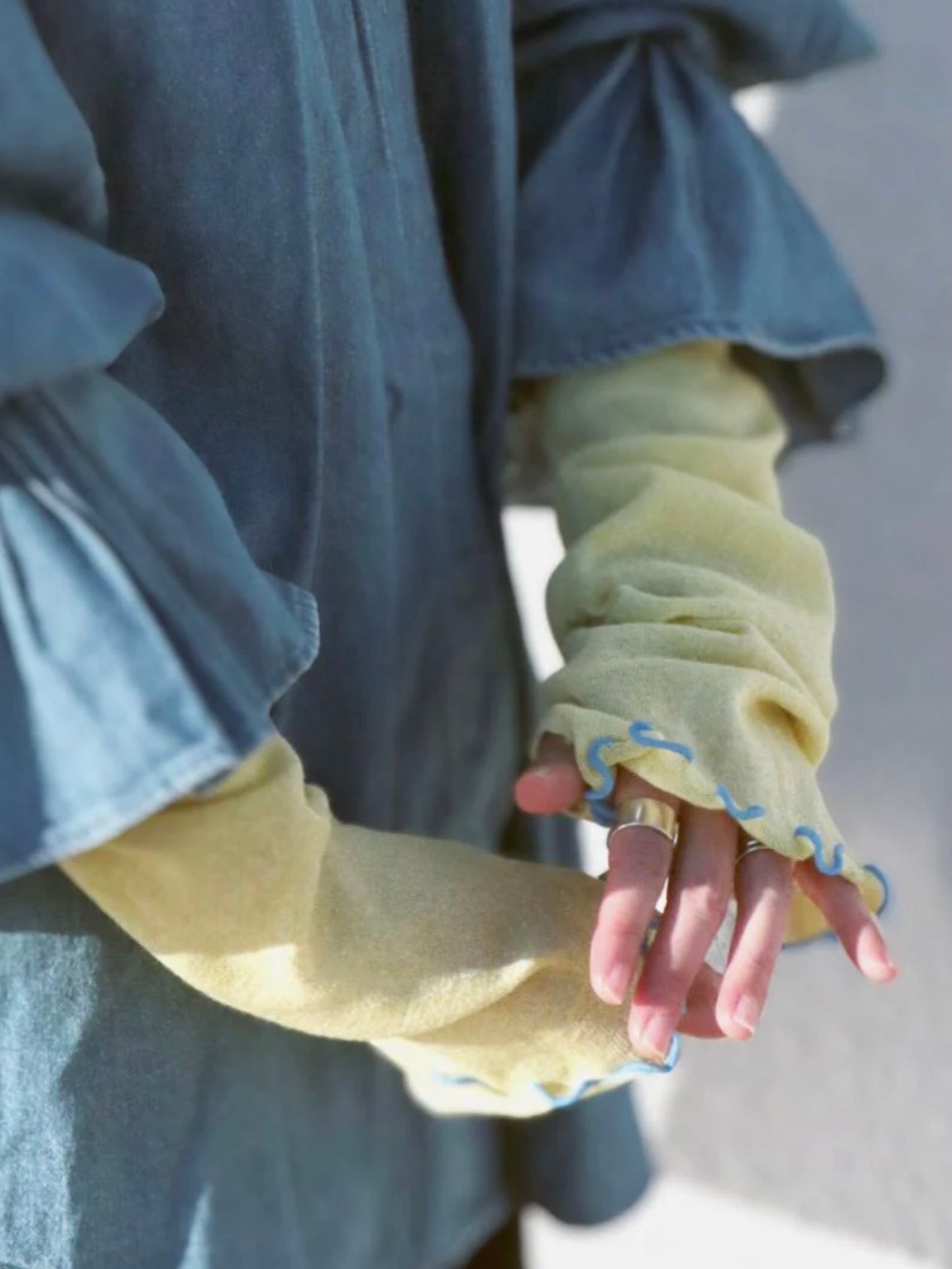 【KIVISDOU】UVカットスパークル アームカバー (ラメ)