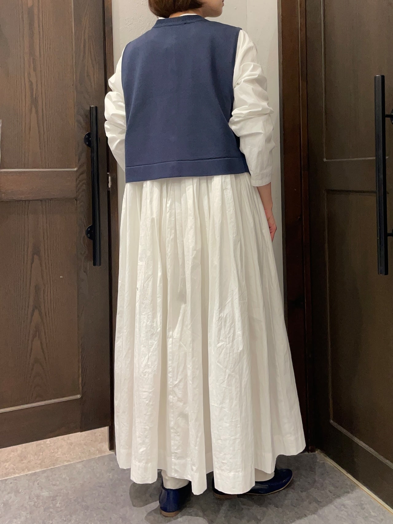 【TORRAZZO DONNA】ビーズ刺繡ニットベスト