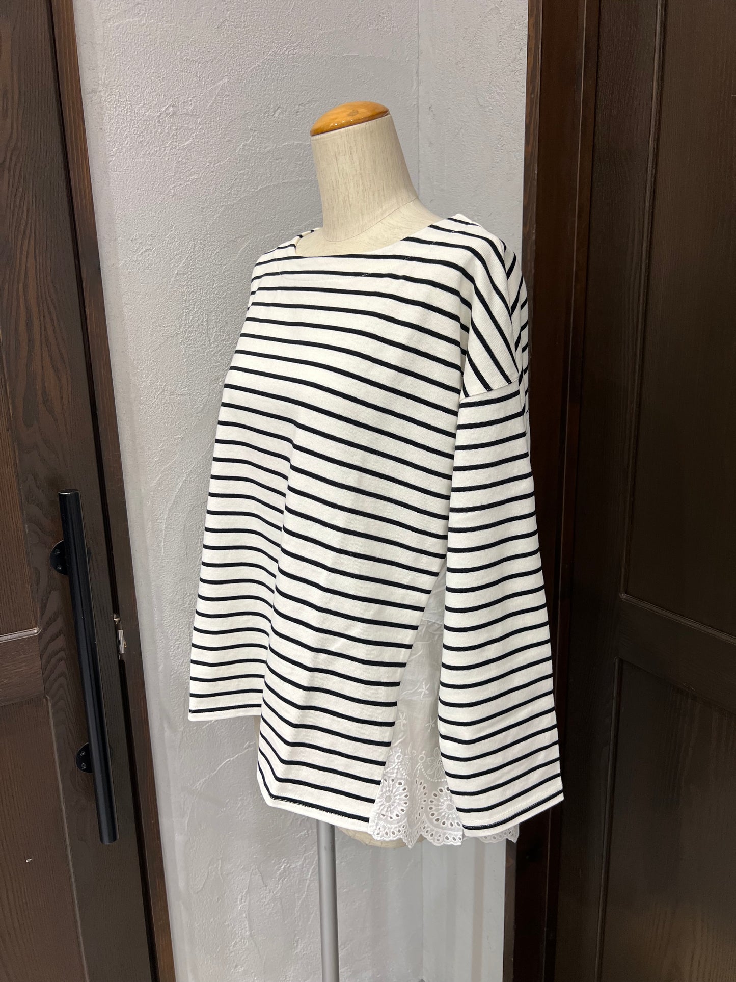 【botanical】裾レース長袖Tシャツ