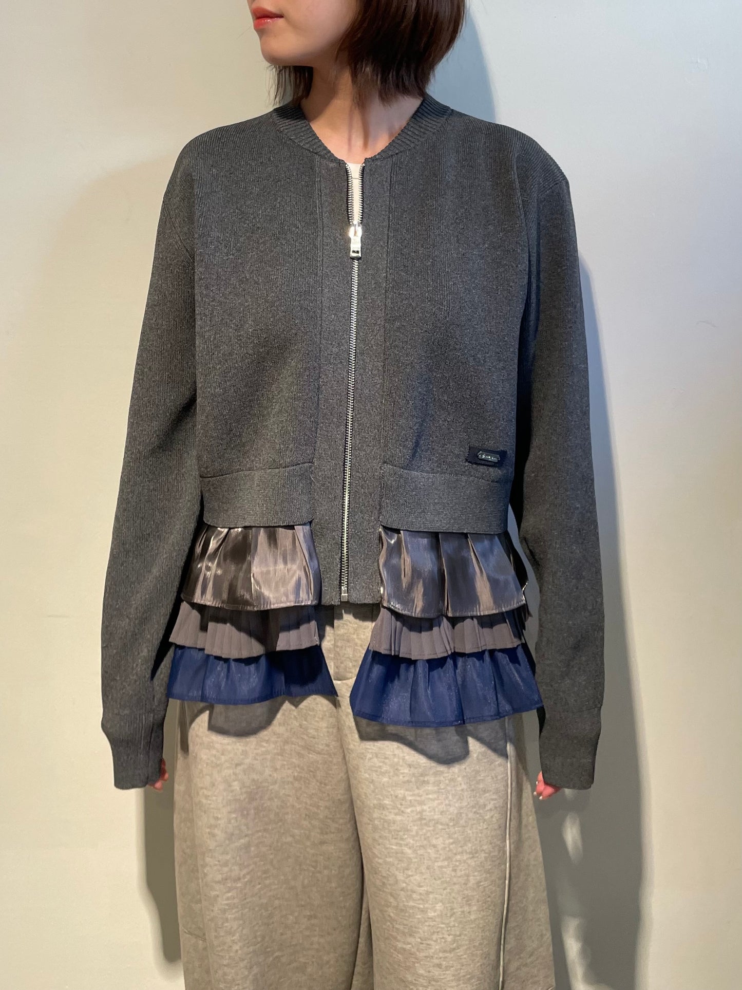 【予約商品】ペプラムフリルニットブルゾン