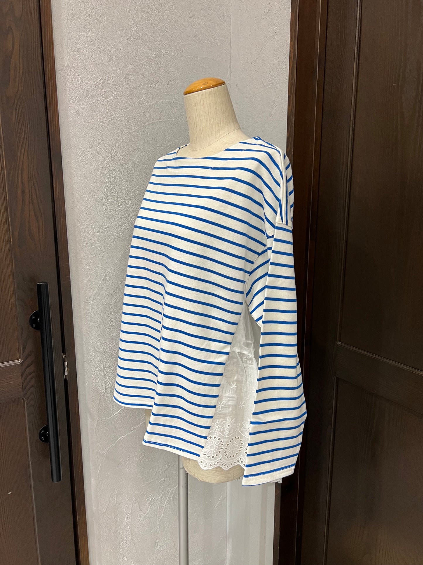 【botanical】裾レース長袖Tシャツ