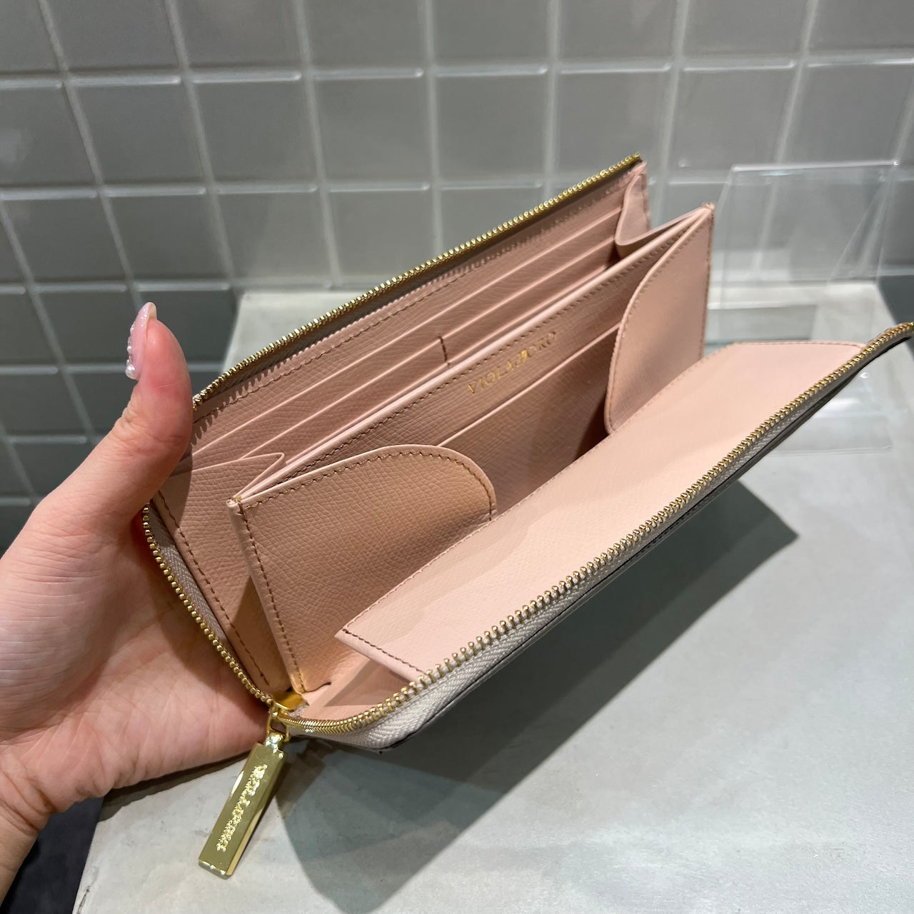 VIOLAd'ORO/L字ジップ長財布