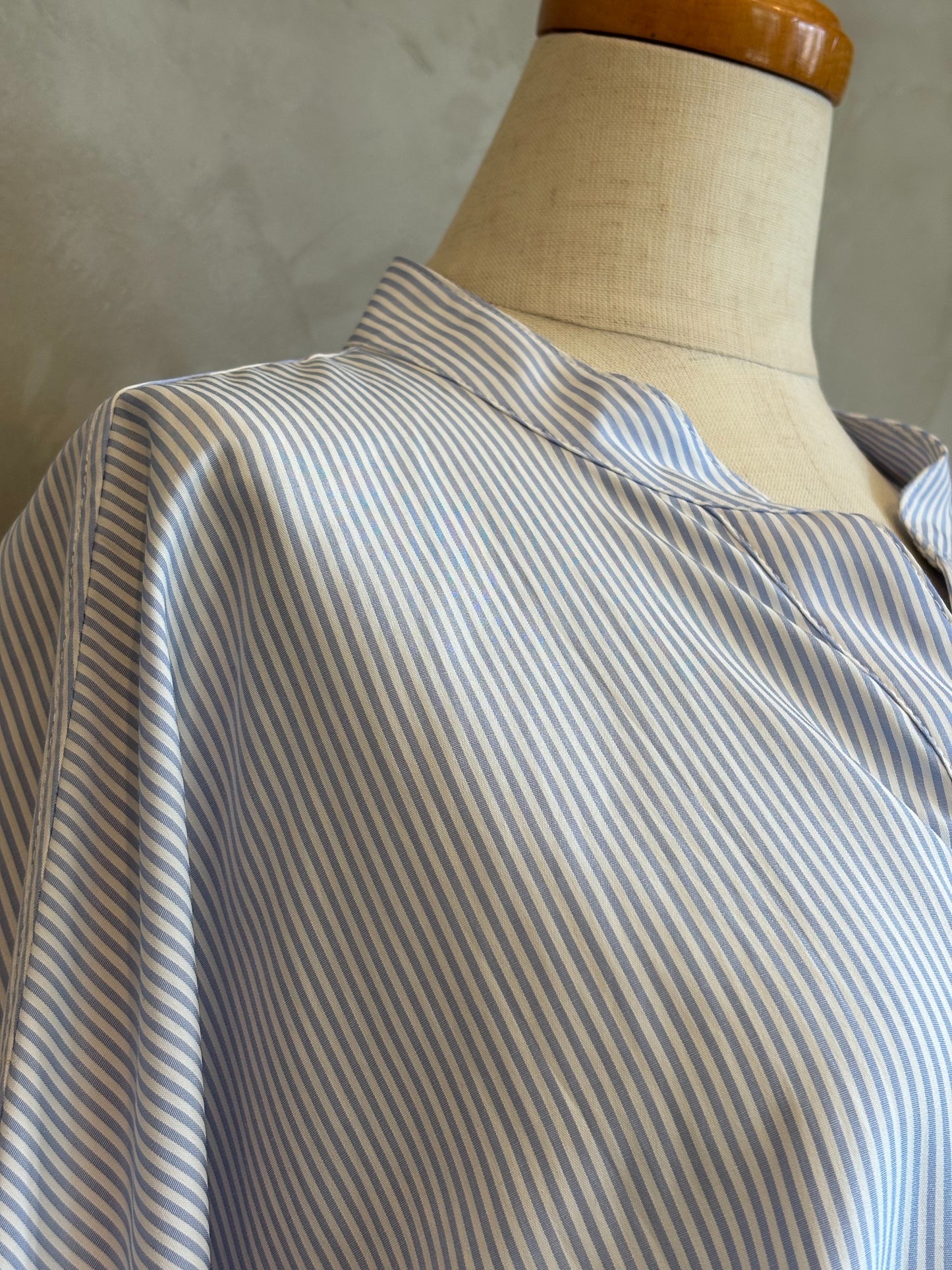 【ACUTA】ピンストライプブロードドルマンポンチョシャツ