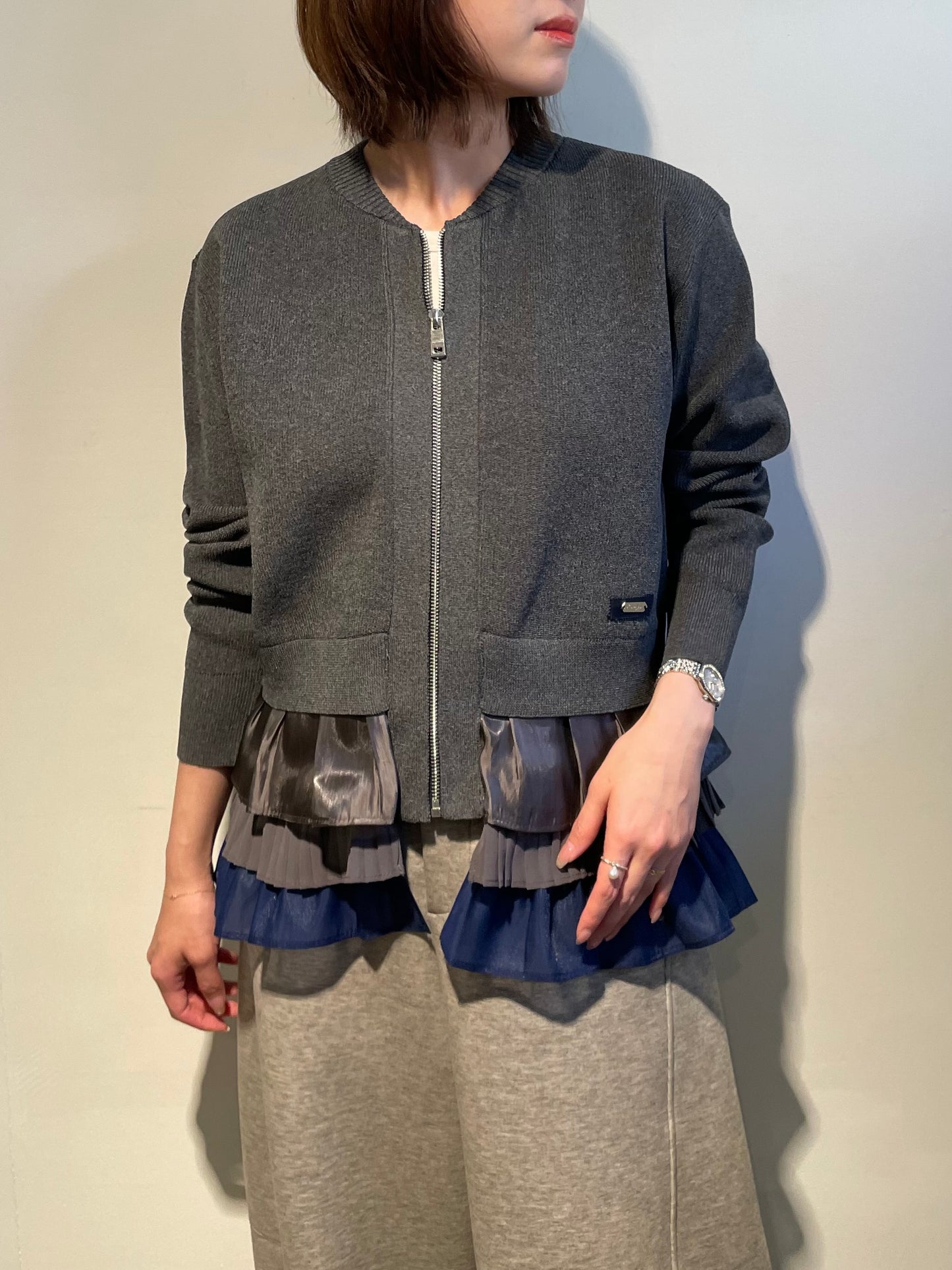 【予約商品】ペプラムフリルニットブルゾン