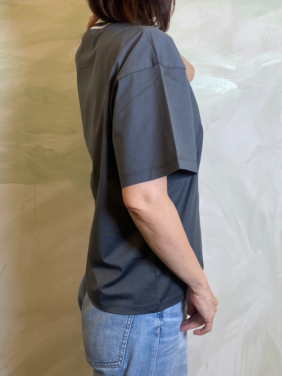 【カジュアルが新鮮になる、大人のTシャツ】EN'DAY/アートプリント×コード刺繍 Tシャツ