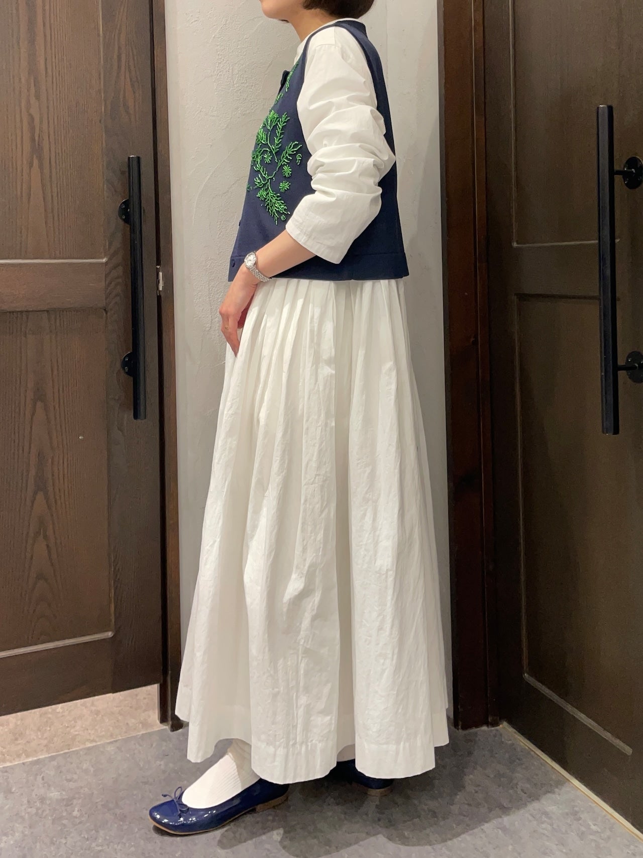 【TORRAZZO DONNA】ビーズ刺繡ニットベスト