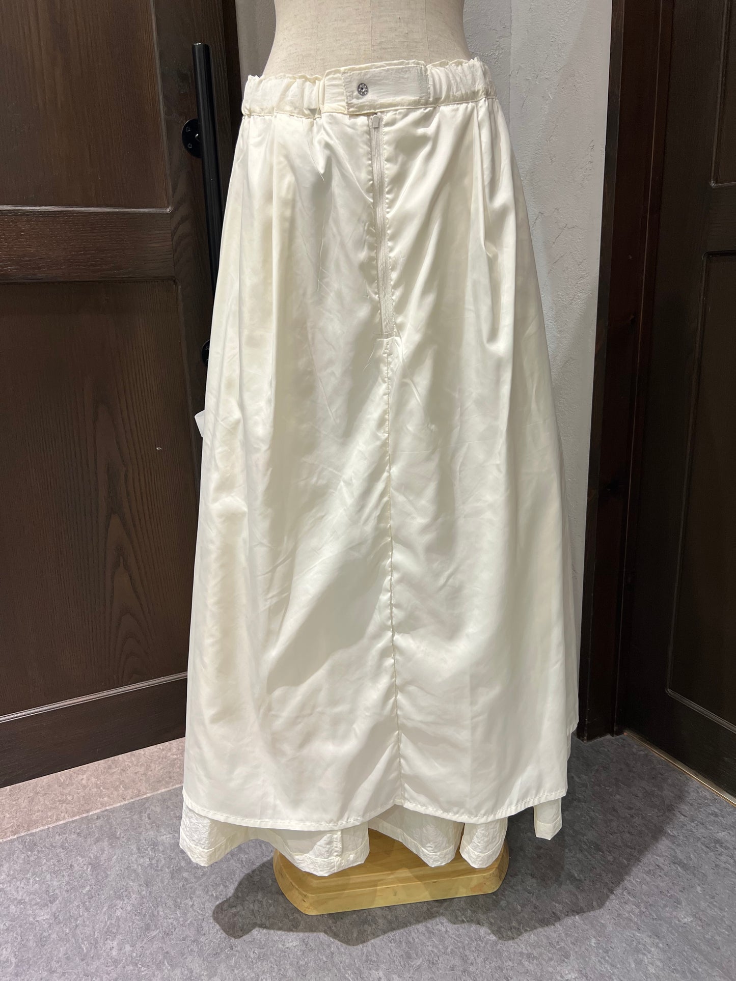 【USU GALLERY】USU GALLERYナイロンフレアスカート