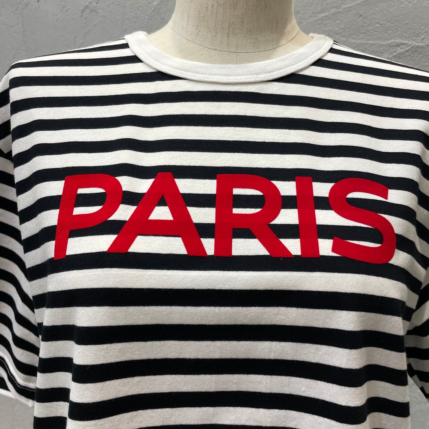 MICALLE MICALLE///フロッキーロゴプリントTシャツ【PARIS】