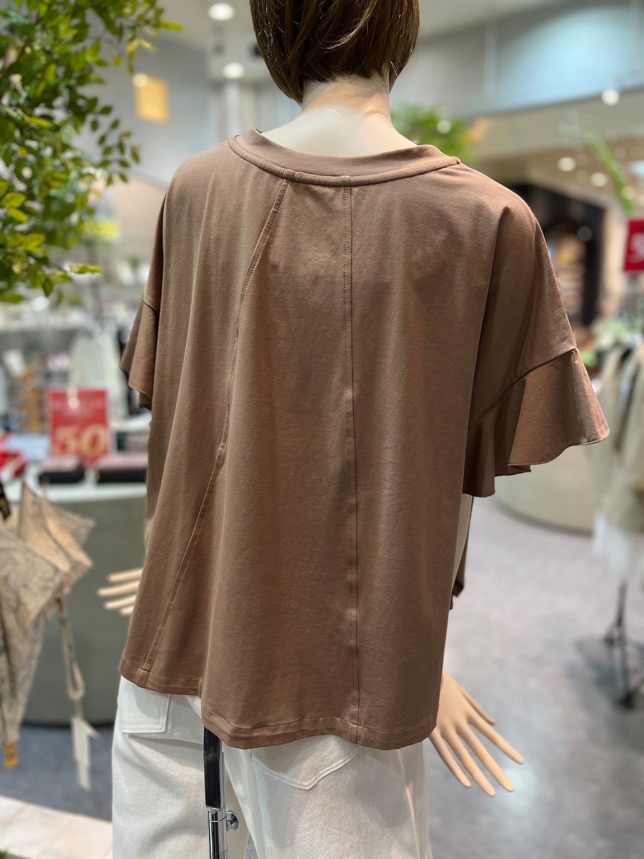 【ayane】VネックTシャツ