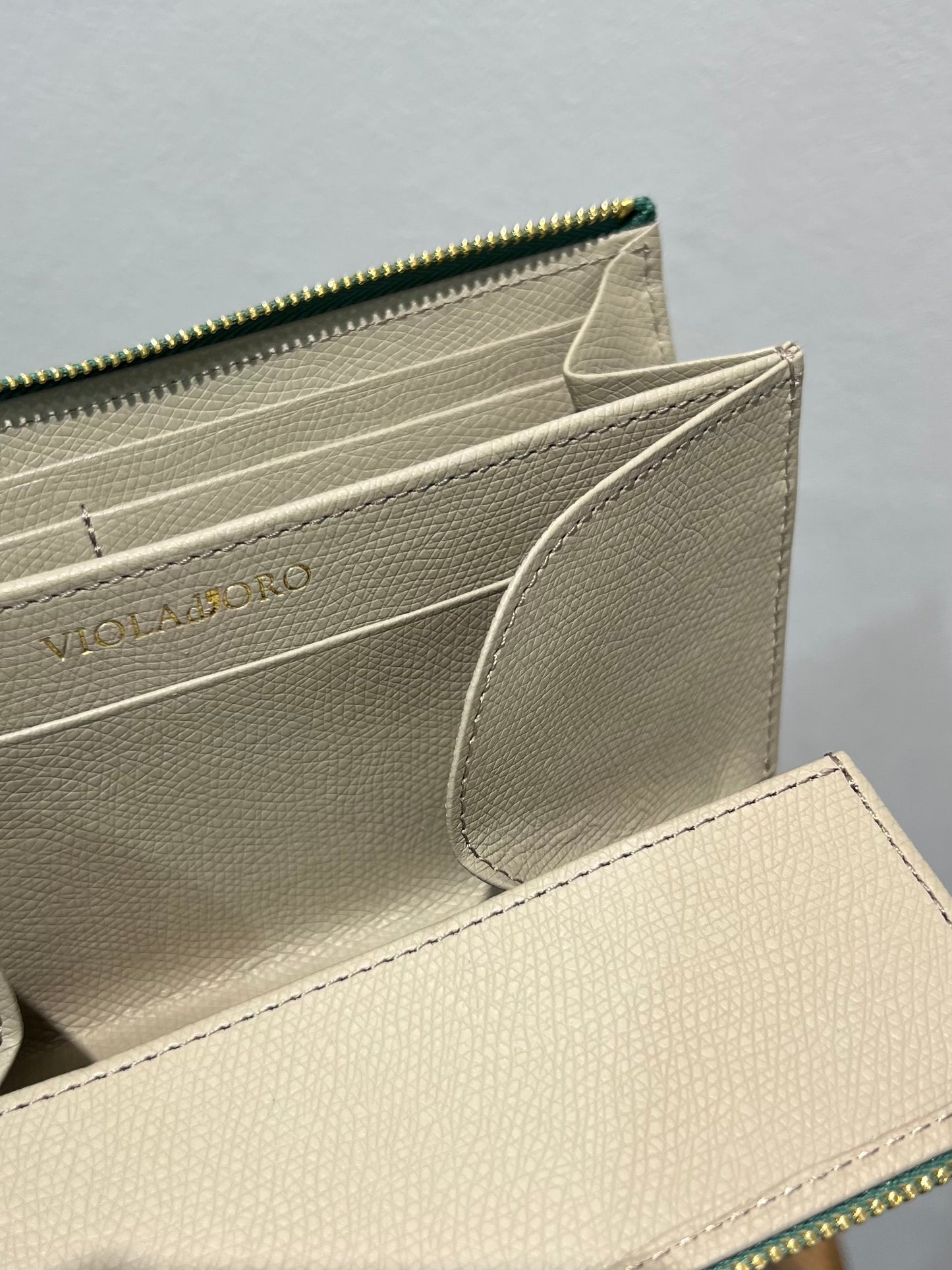 【VIOLAd'RO】ヌメ革長財布