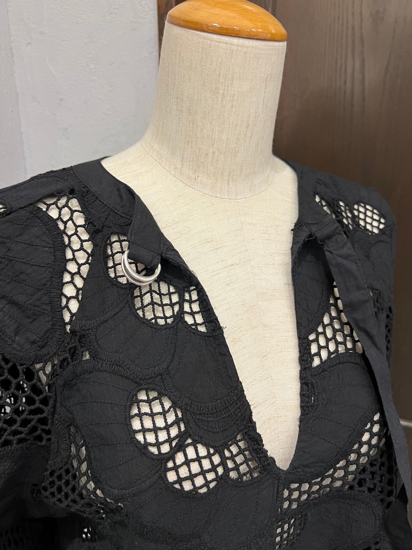 【TORRAZZO DONNA】カットワークレースブラウス