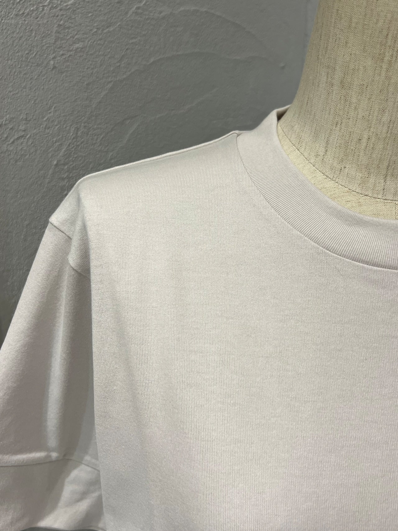 【MARECHAL TERRE】バックロゴテープデザインTシャツ