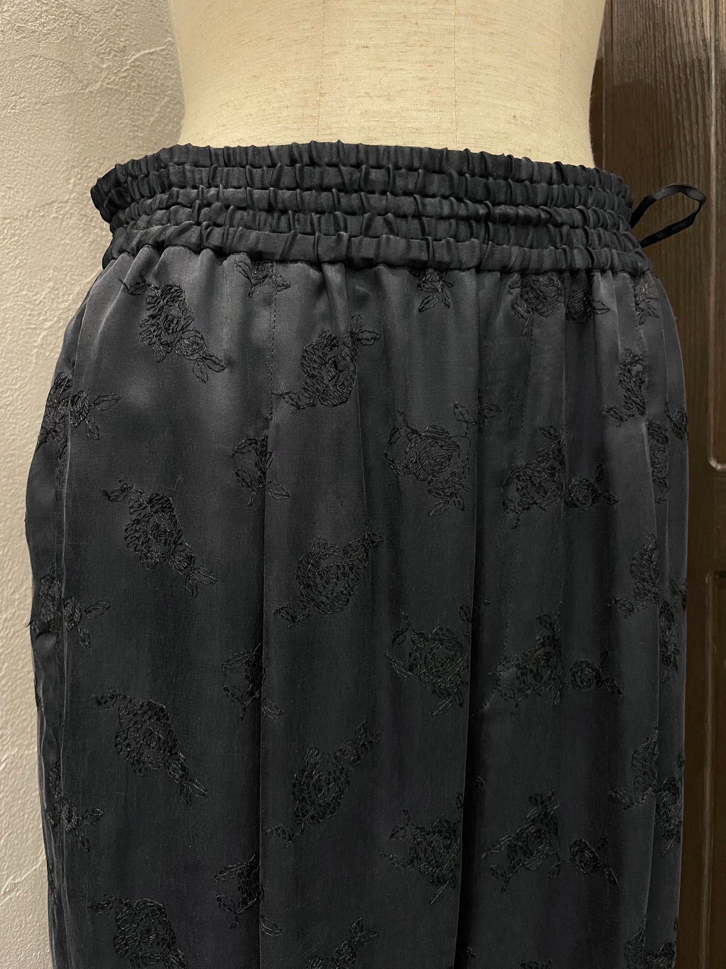 【TICCA】キュプラエンブロイダリーパンツ