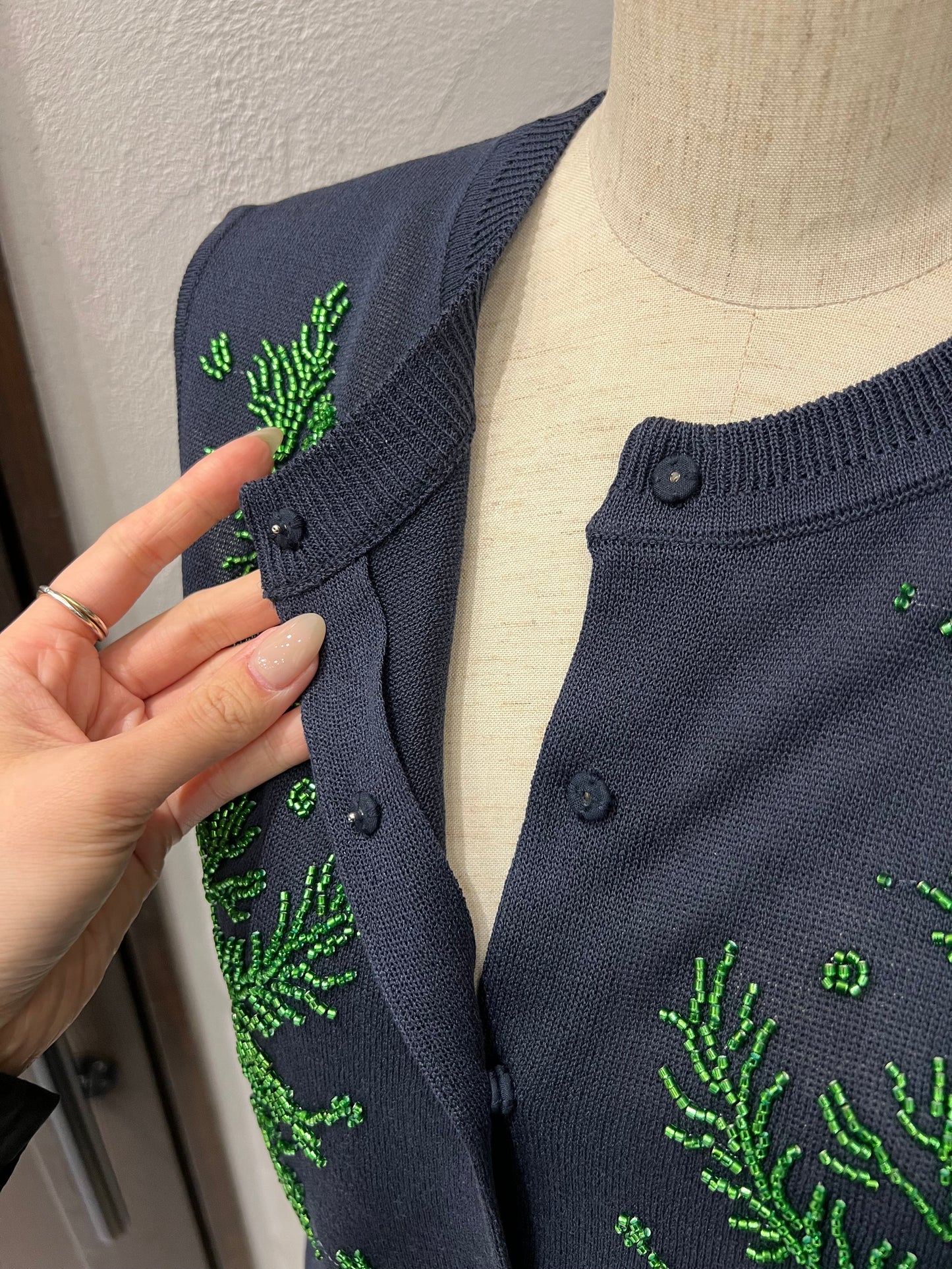 【TORRAZZO DONNA】ビーズ刺繡ニットベスト