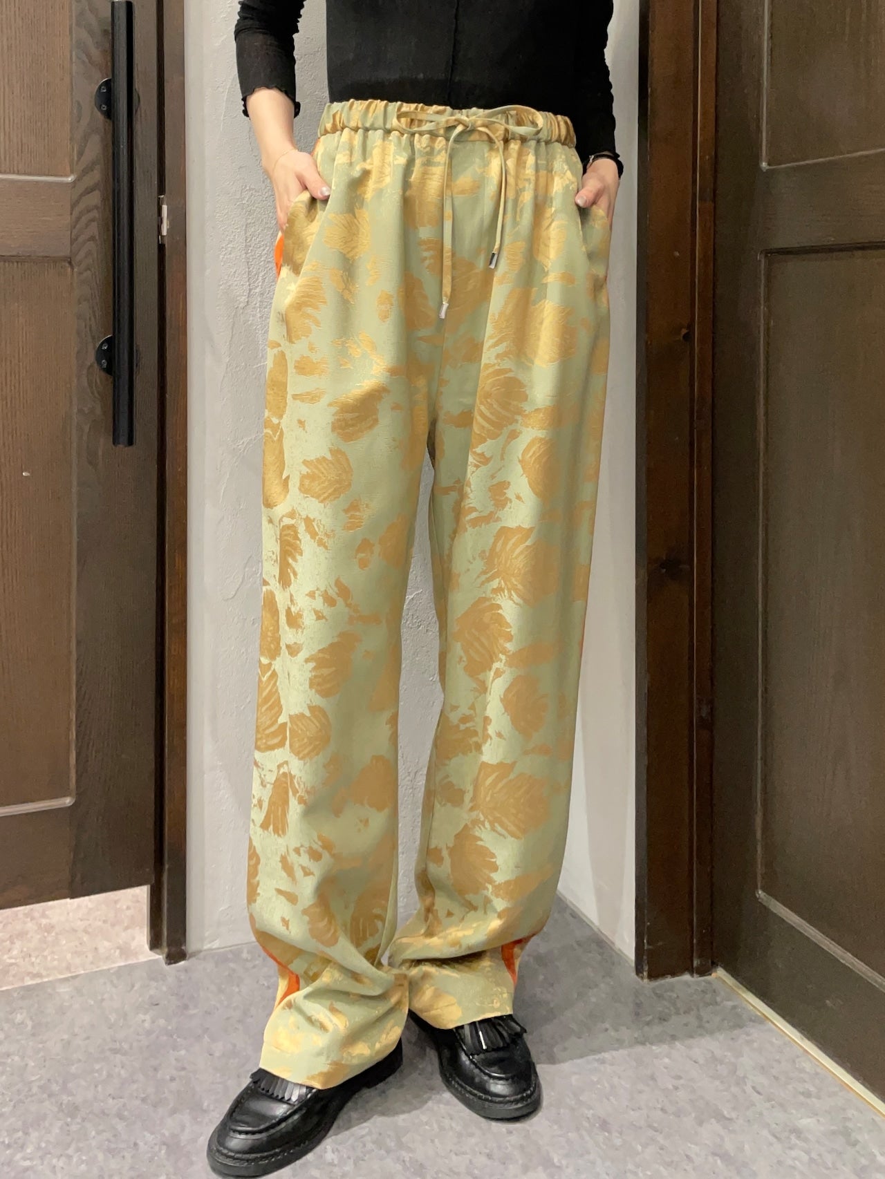 【THOMAS MAGPIE】サテンジャガードパンツ