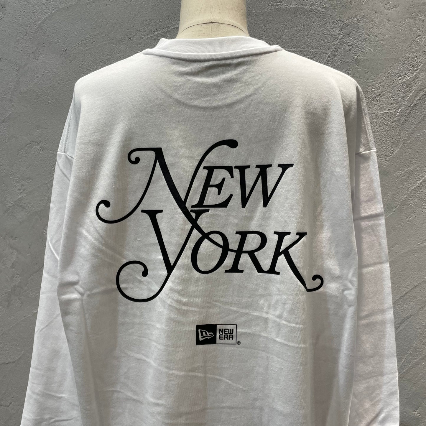 【NEW ERA】オーバーサイズド コットン Tシャツ New York Magazine （white）