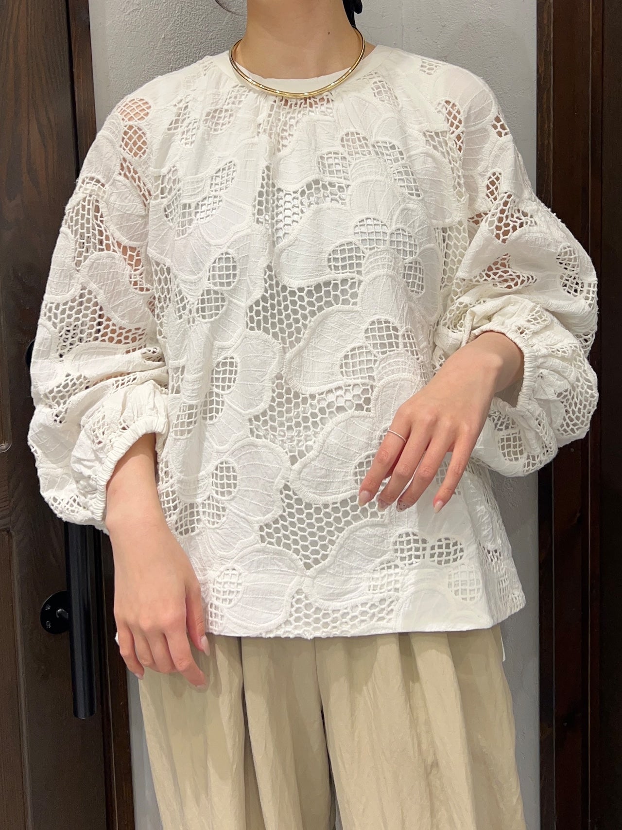 【TORRAZZO DONNA】カットワークレースブラウス