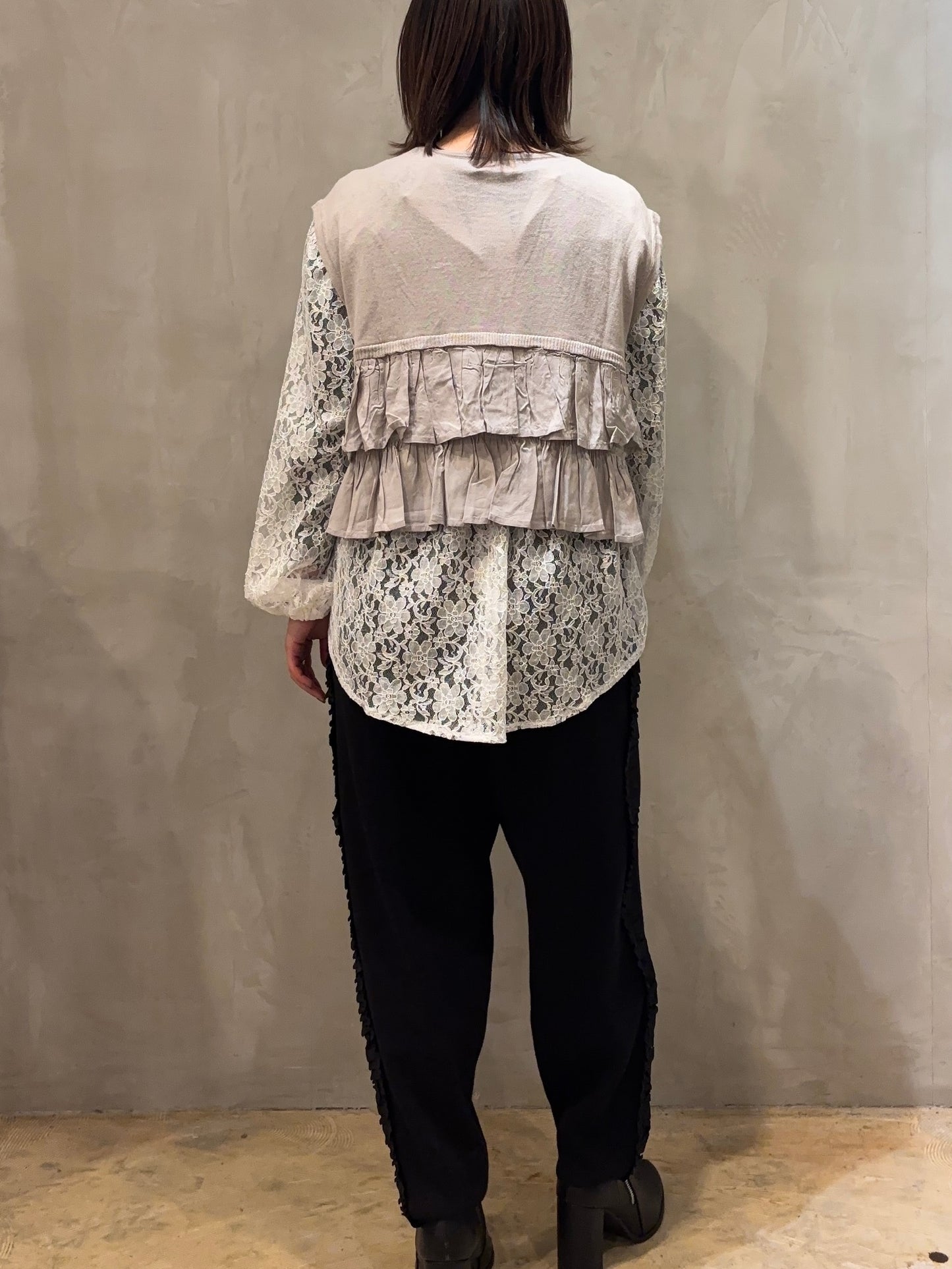 【maomade】/やわらかコットンミラノリブ風サイドふりふりフリルテーパードパンツ