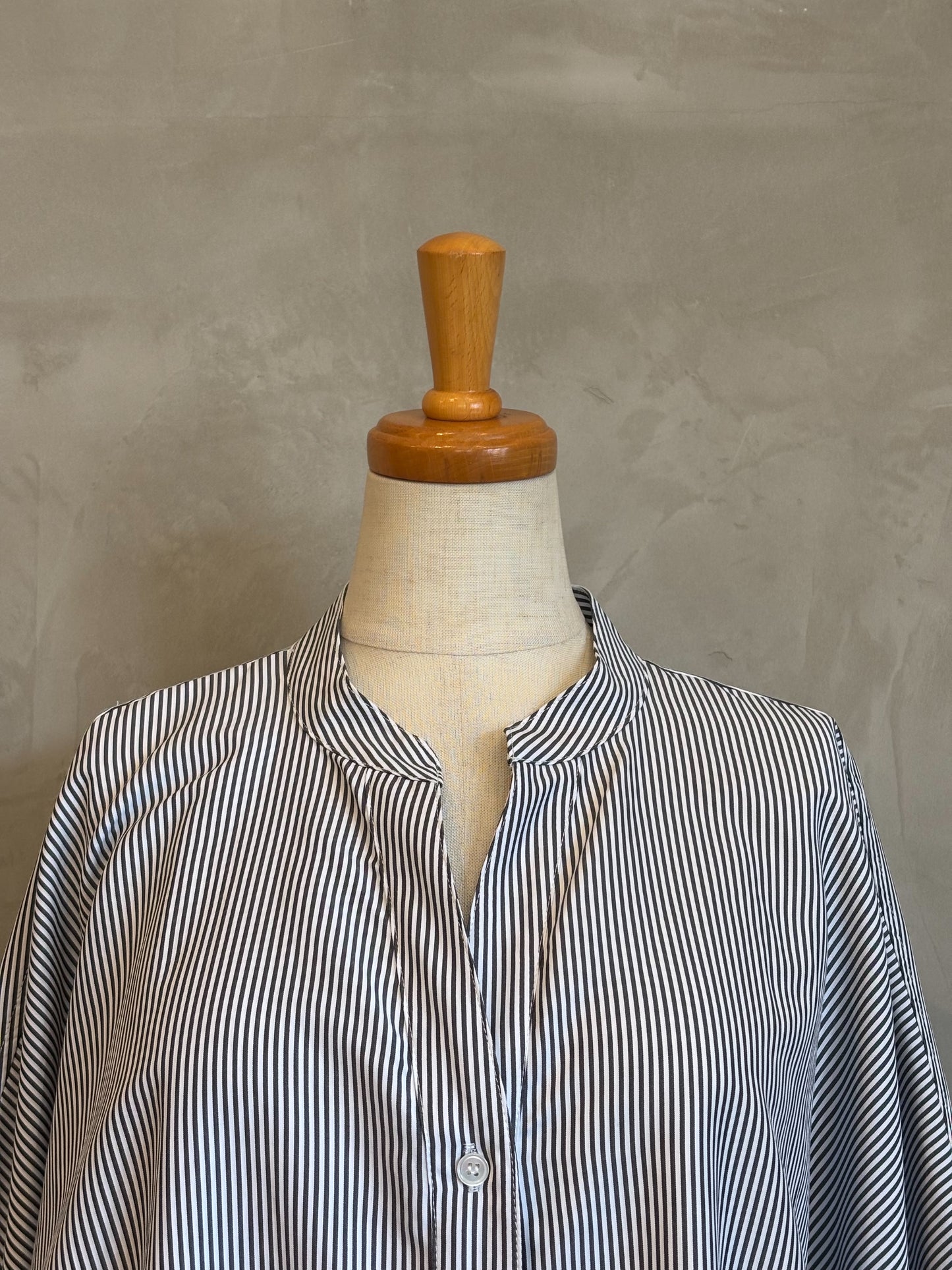 【ACUTA】ピンストライプブロードドルマンポンチョシャツ